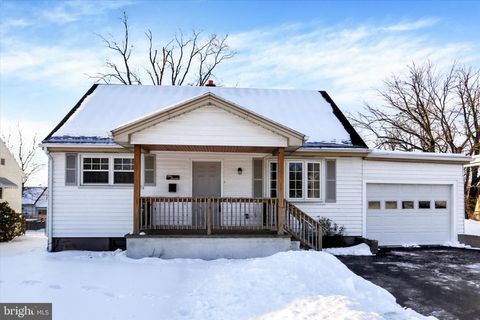 120 OAK HILL DRIVE MIDDLETOWN PA 17057