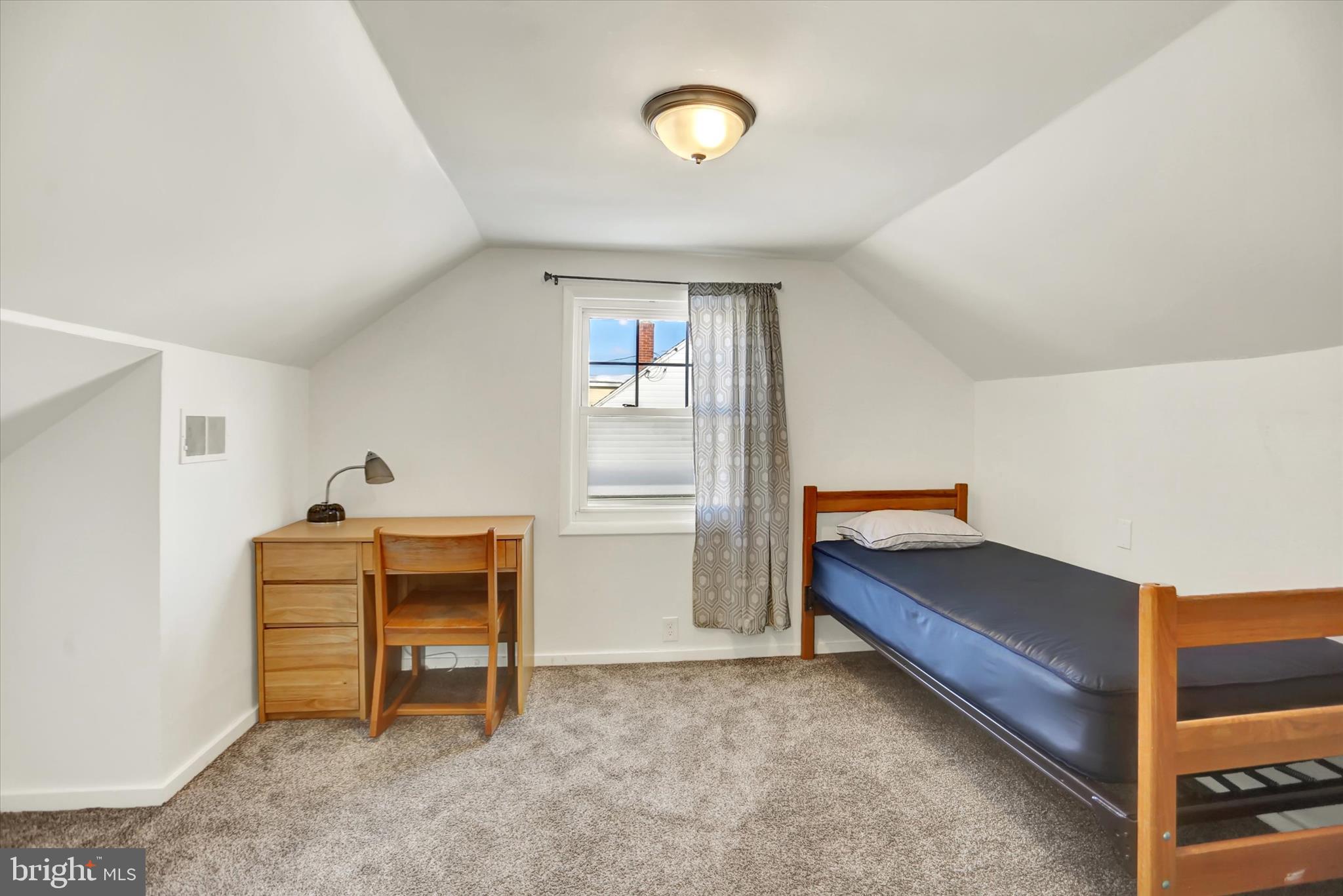 OAK HILLS - Residential