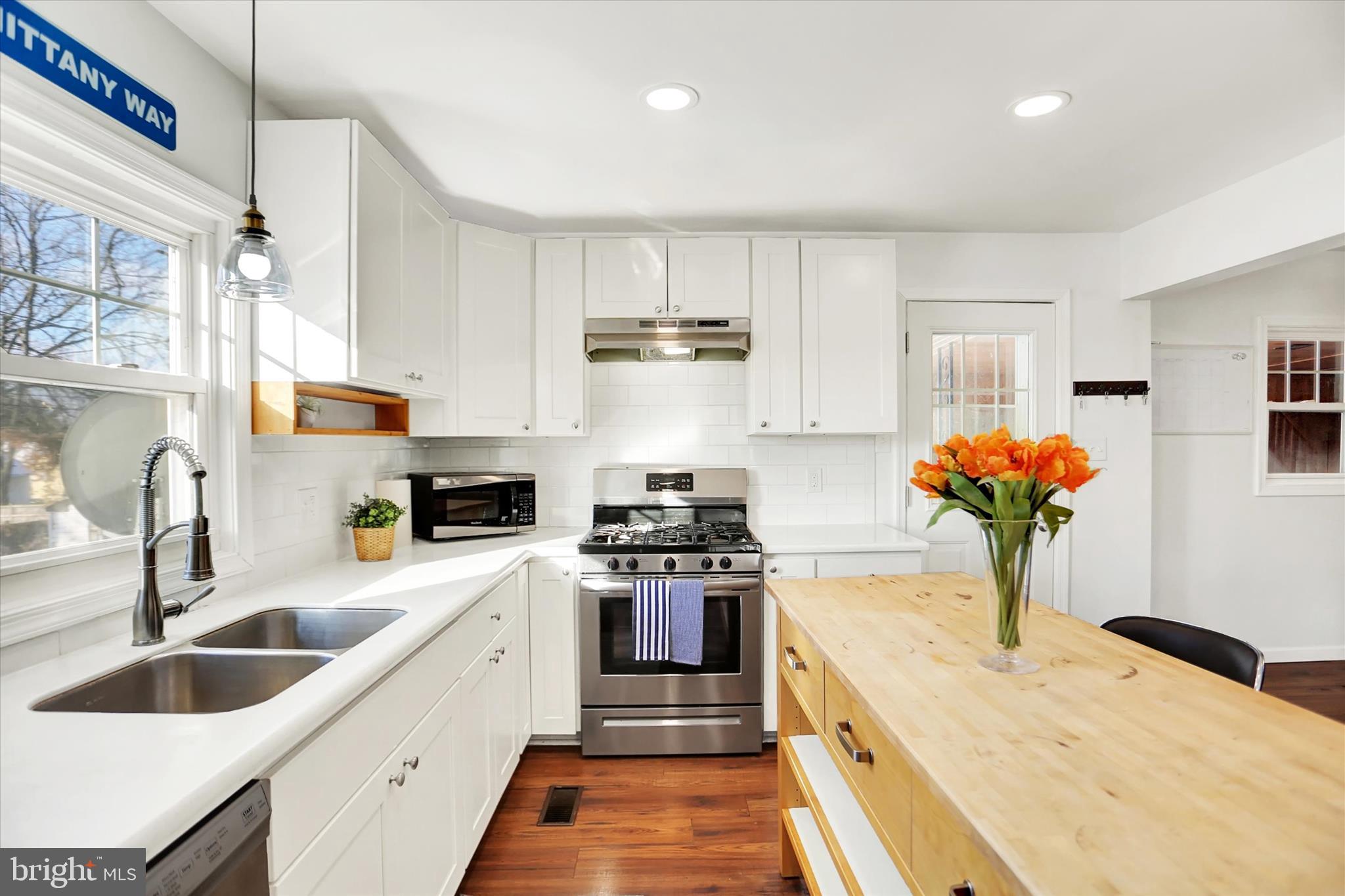 OAK HILLS - Residential