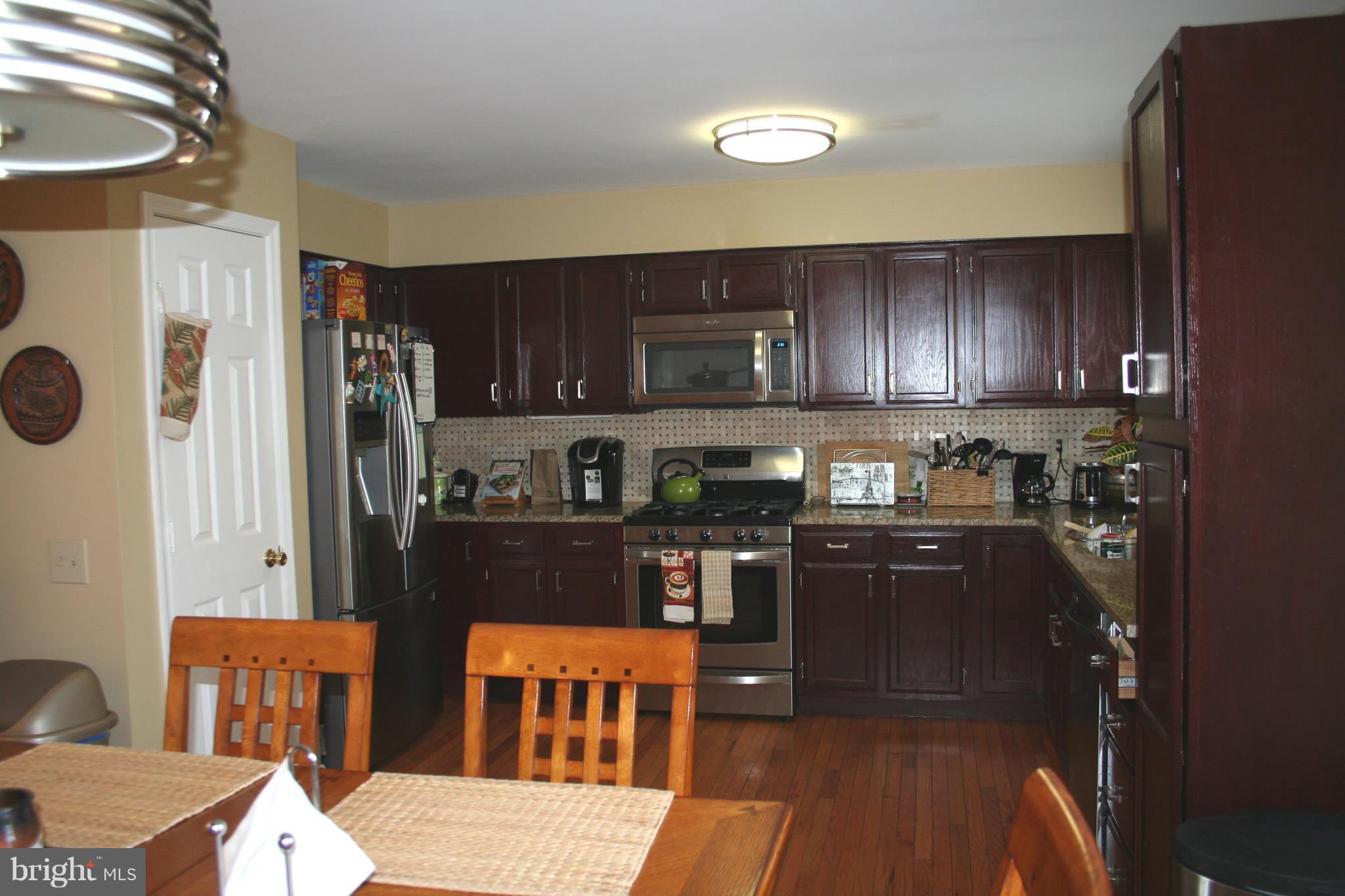 PARADISE - Residential Lease