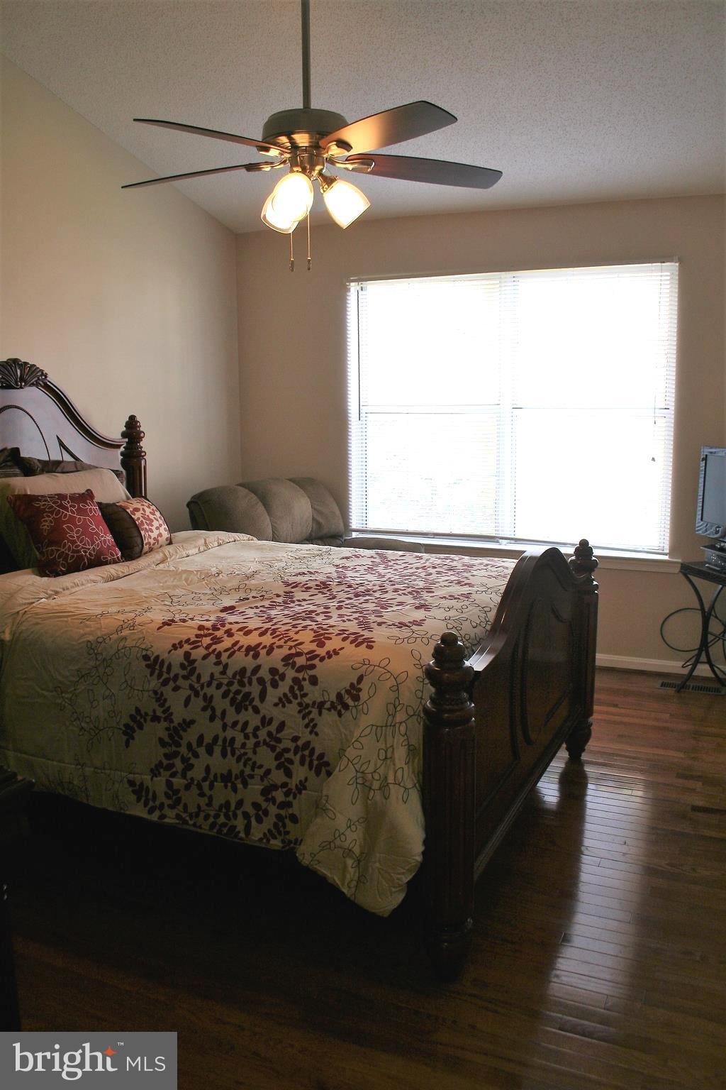 PARADISE - Residential Lease