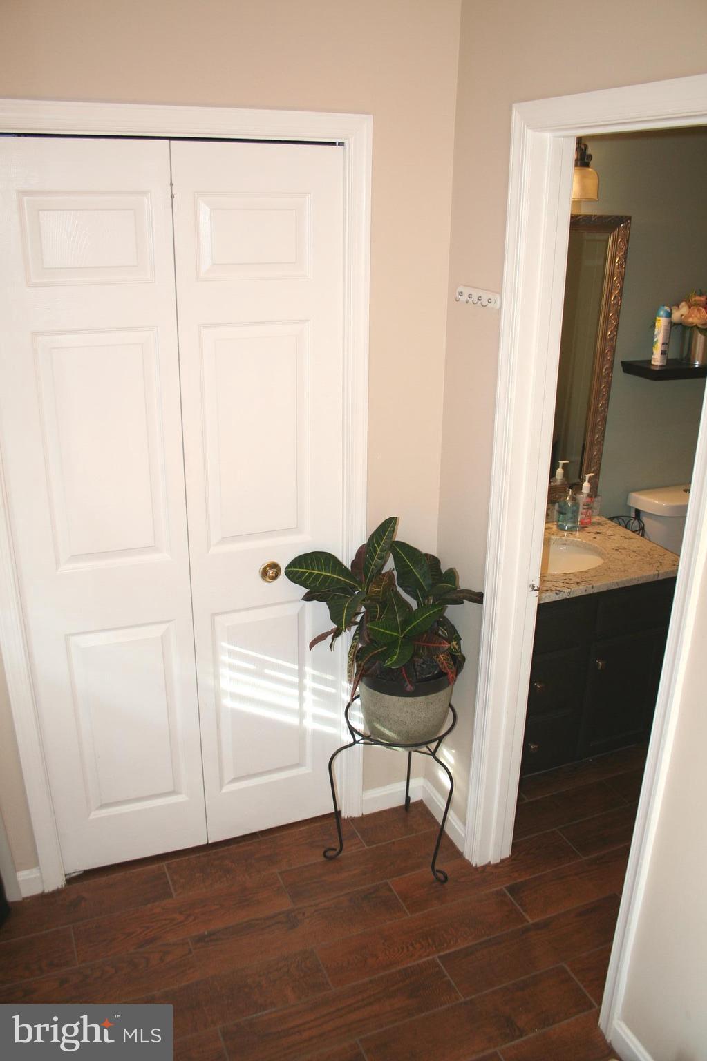 PARADISE - Residential Lease