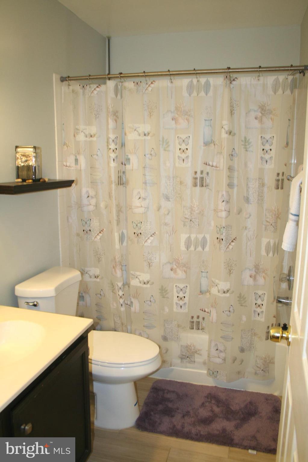 PARADISE - Residential Lease