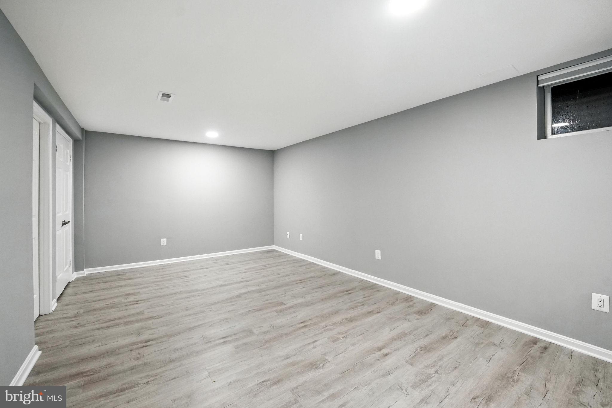 LANGLEY OAKS - Residential