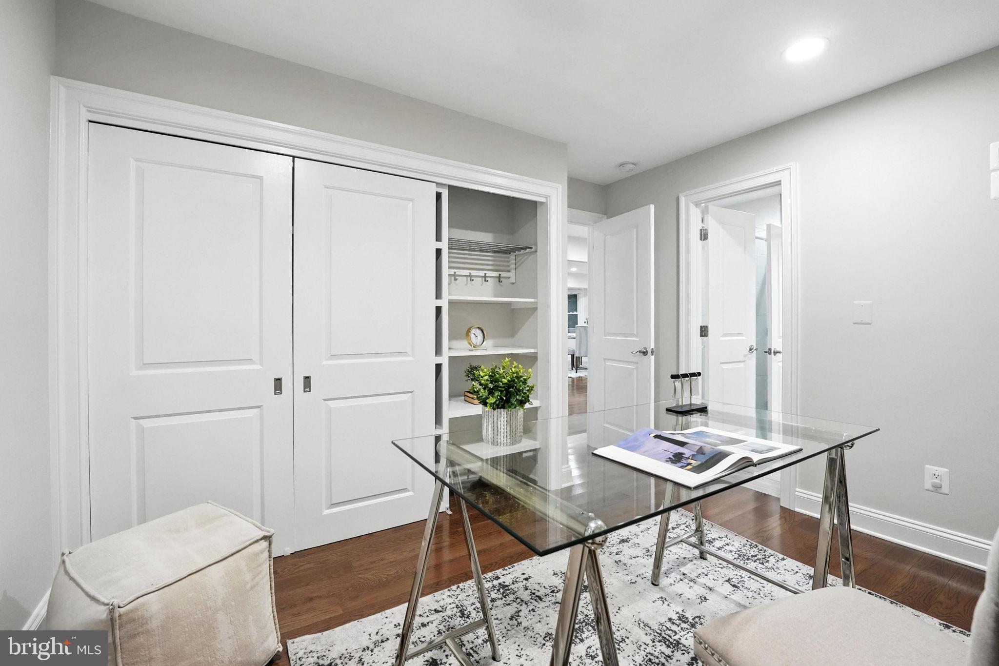 LANGLEY OAKS - Residential