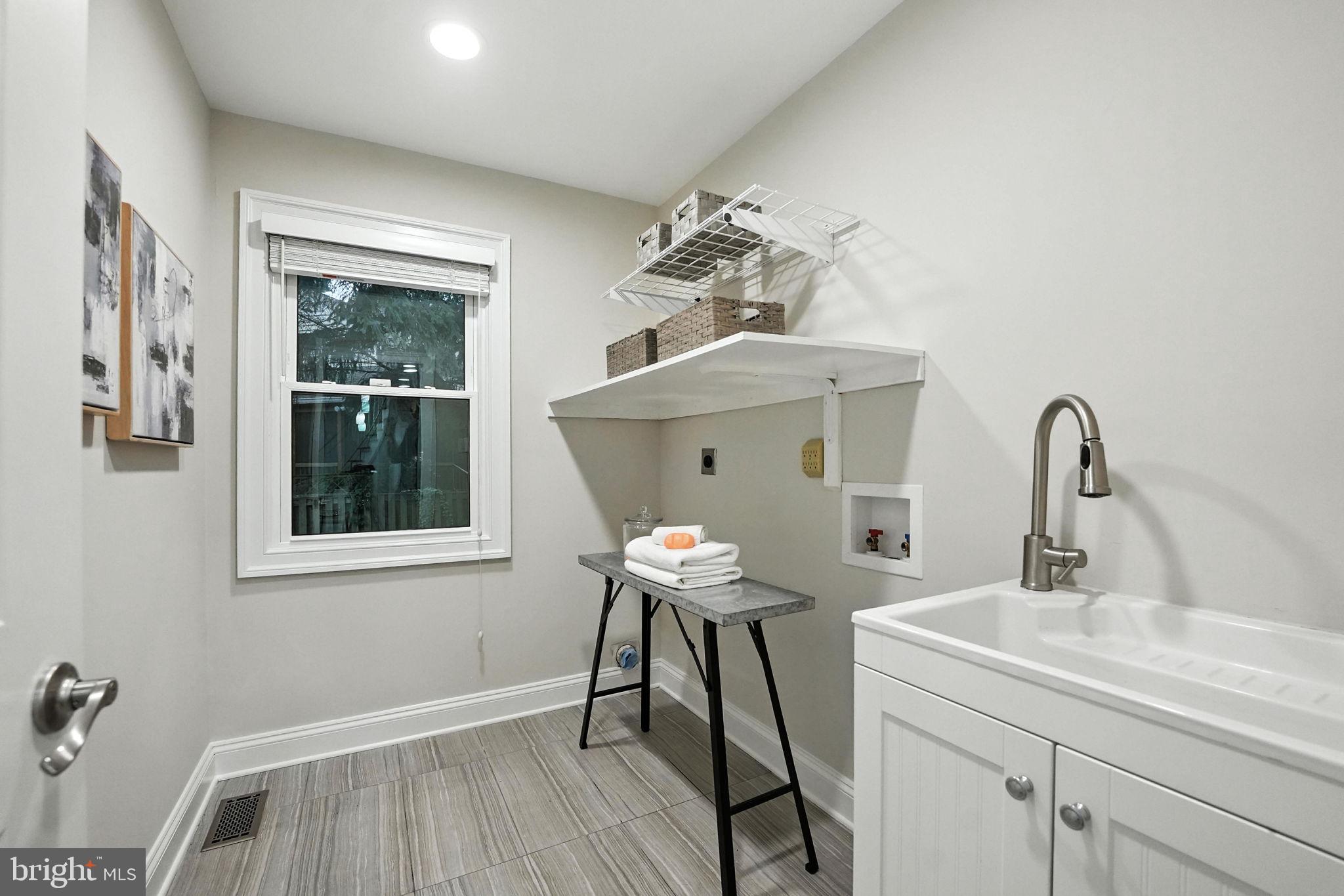 LANGLEY OAKS - Residential