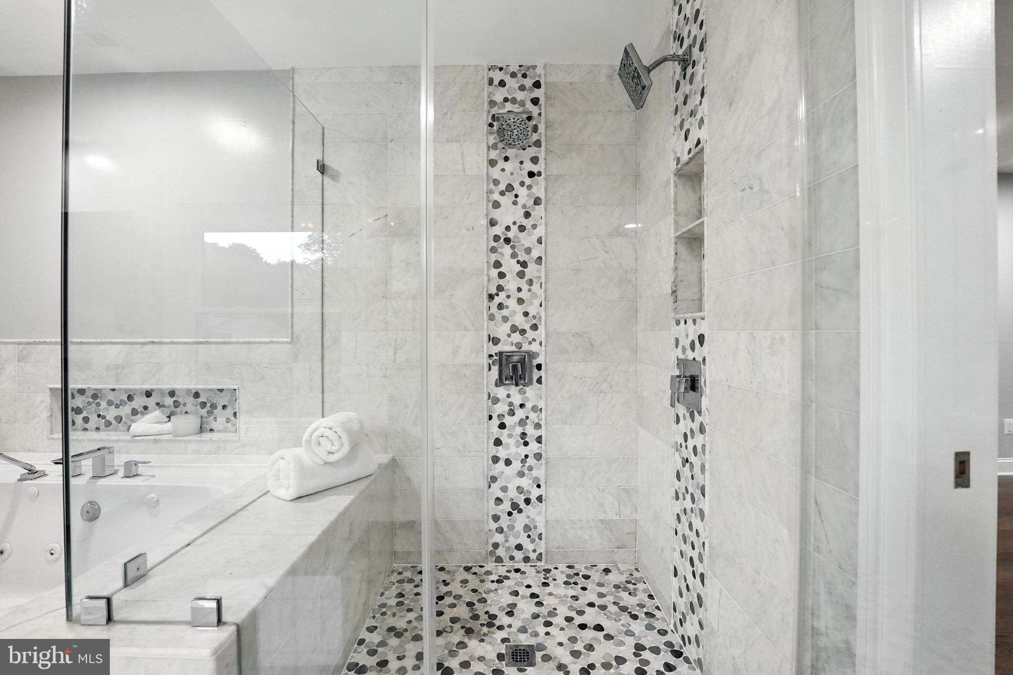 LANGLEY OAKS - Residential