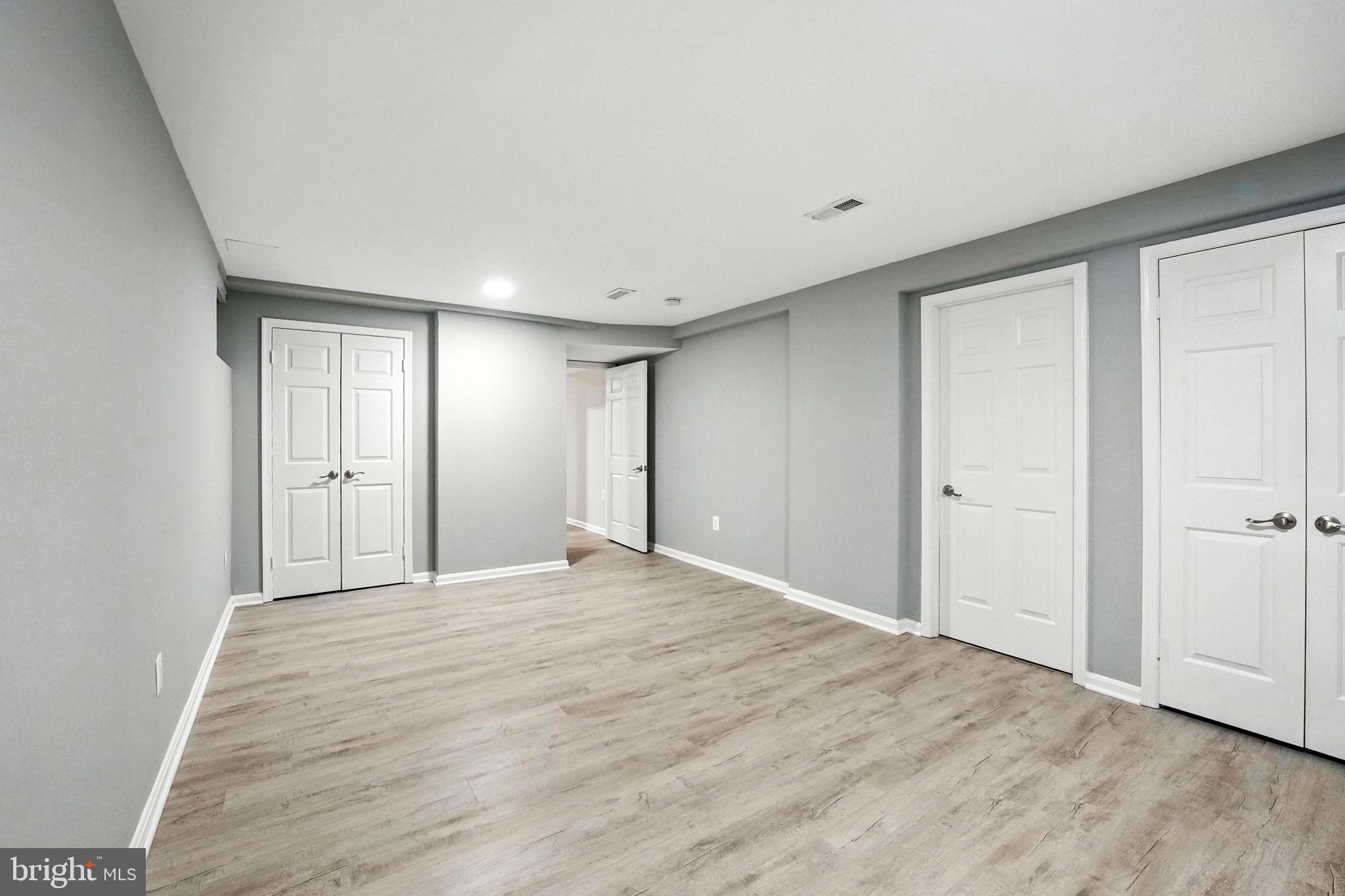 LANGLEY OAKS - Residential