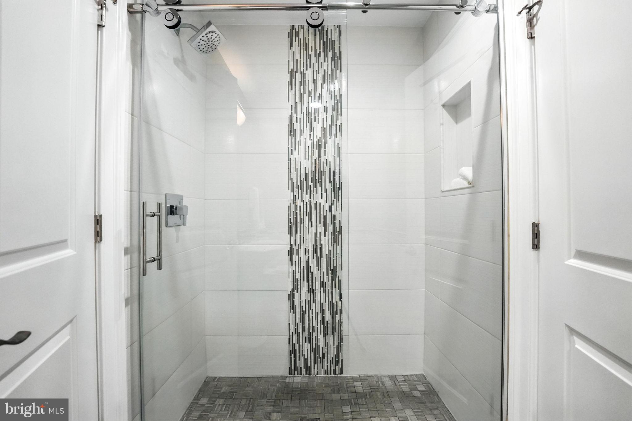 LANGLEY OAKS - Residential