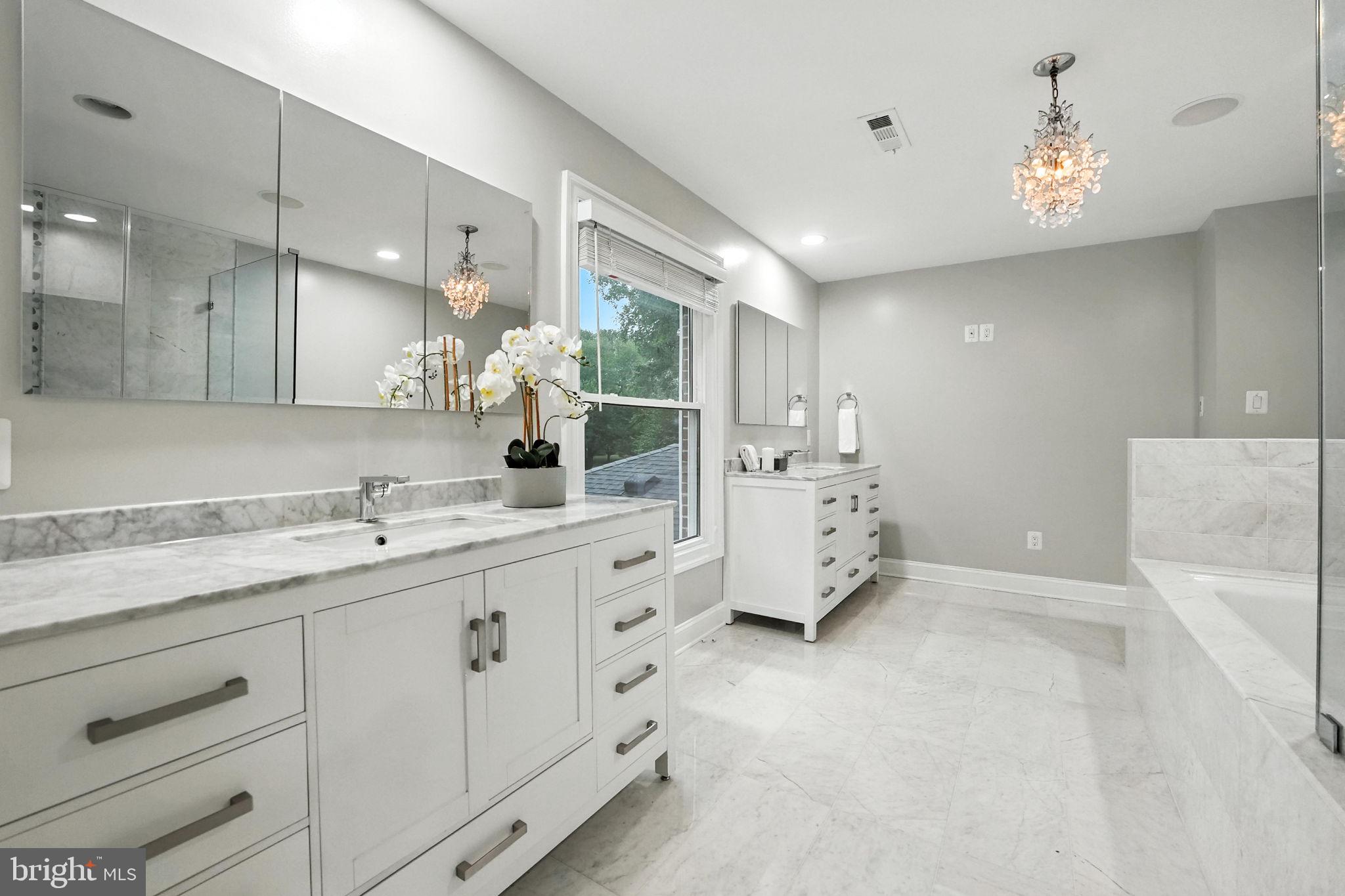 LANGLEY OAKS - Residential