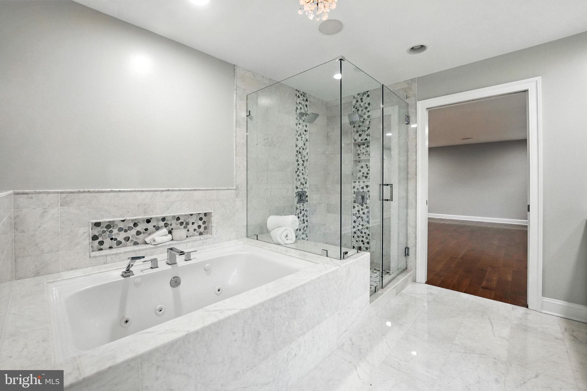 LANGLEY OAKS - Residential