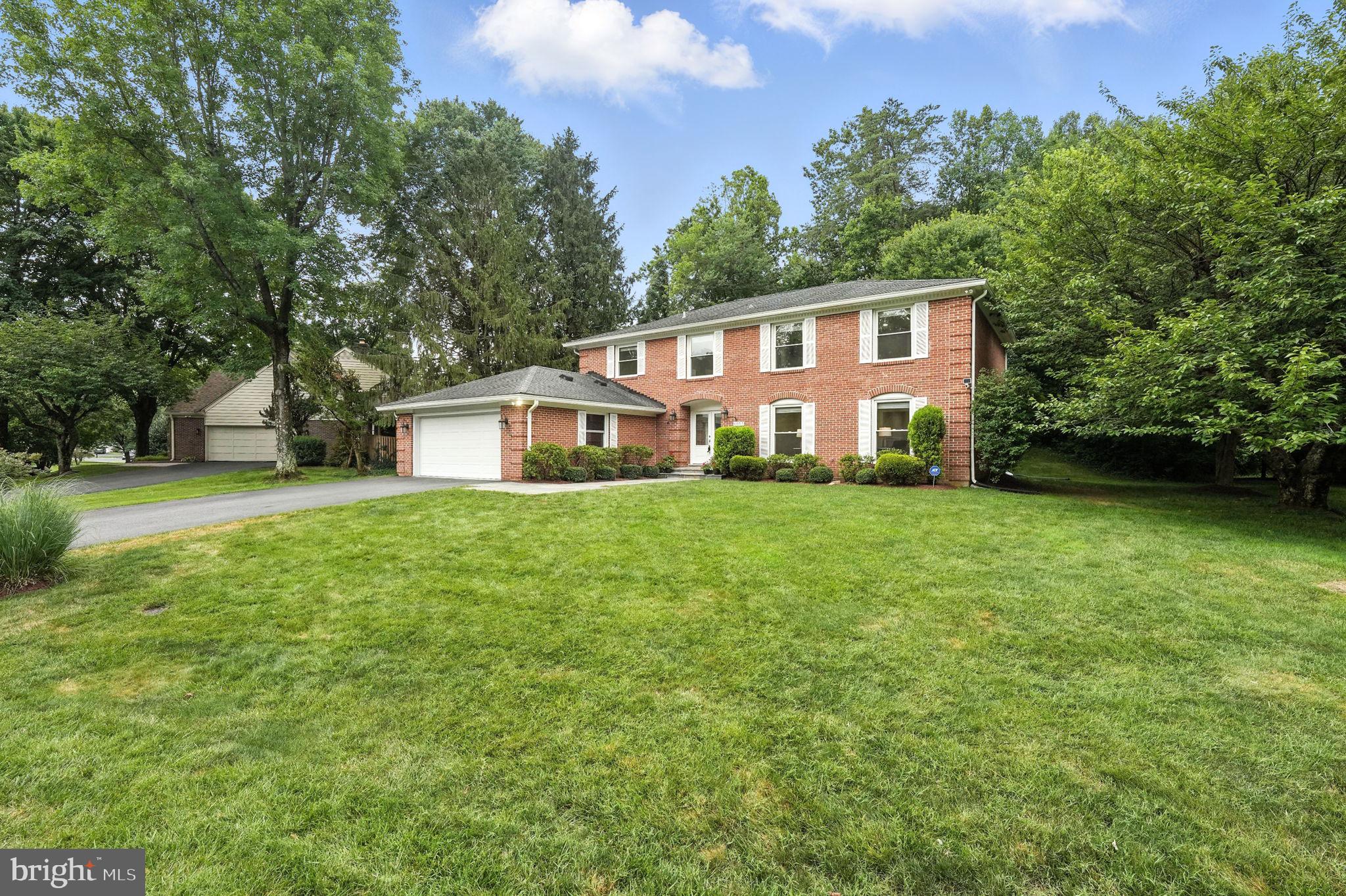 LANGLEY OAKS - Residential