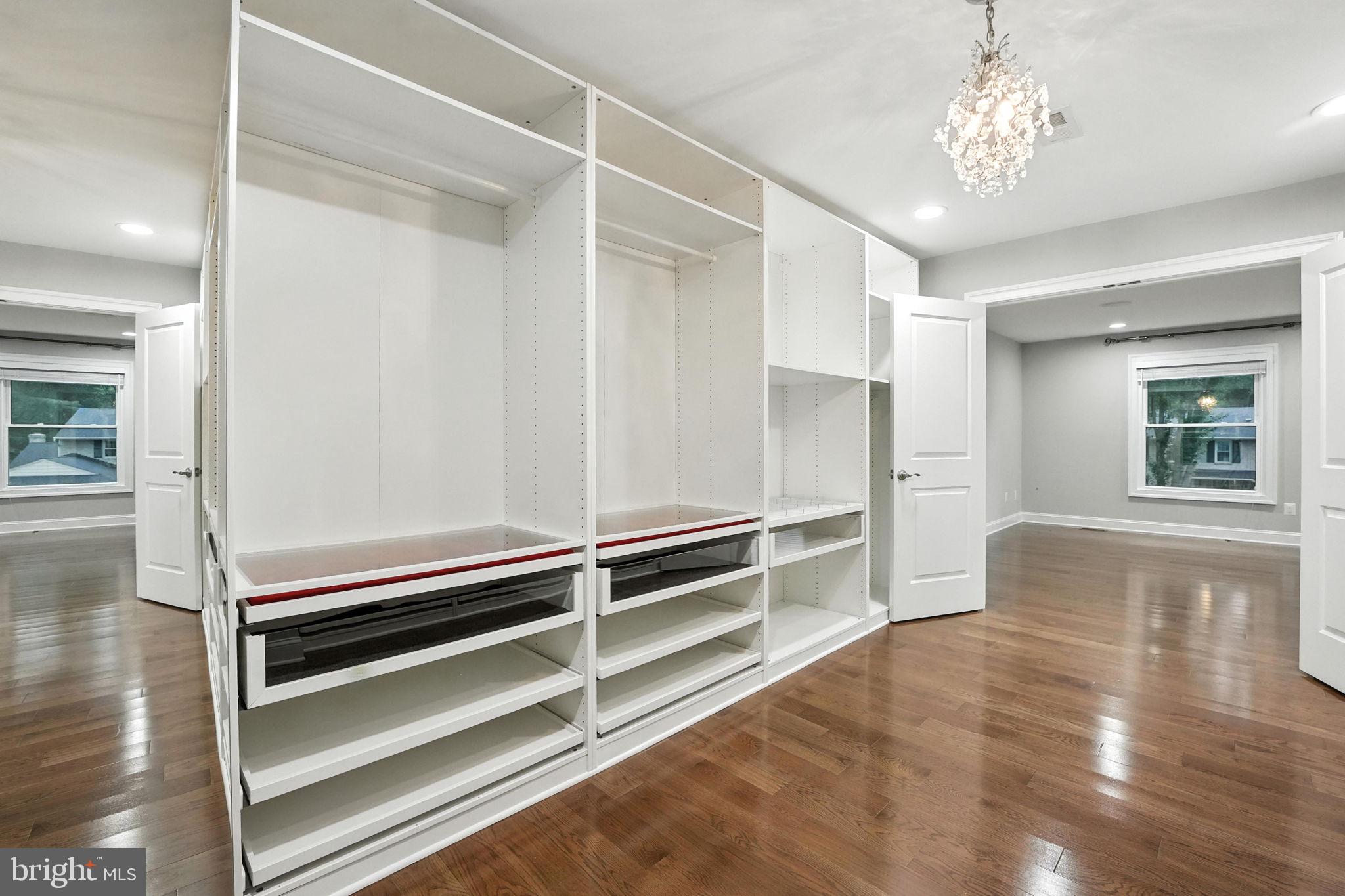 LANGLEY OAKS - Residential