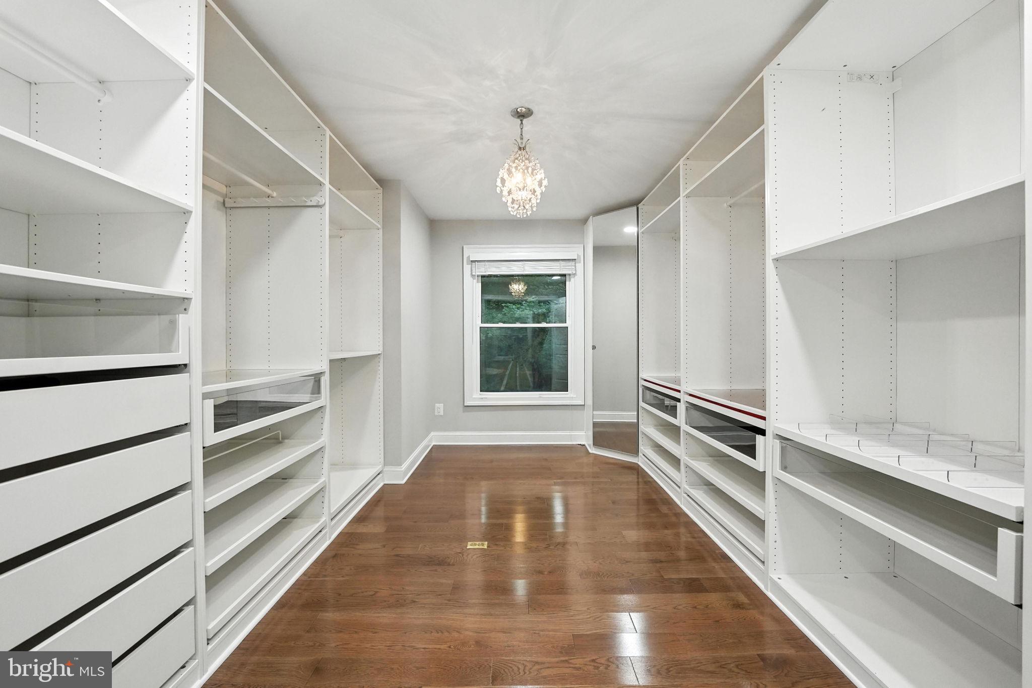 LANGLEY OAKS - Residential