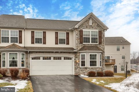 Townhouse For Sale - 2301 Mandarin Court<br/> HARRISBURG, PA 17110
