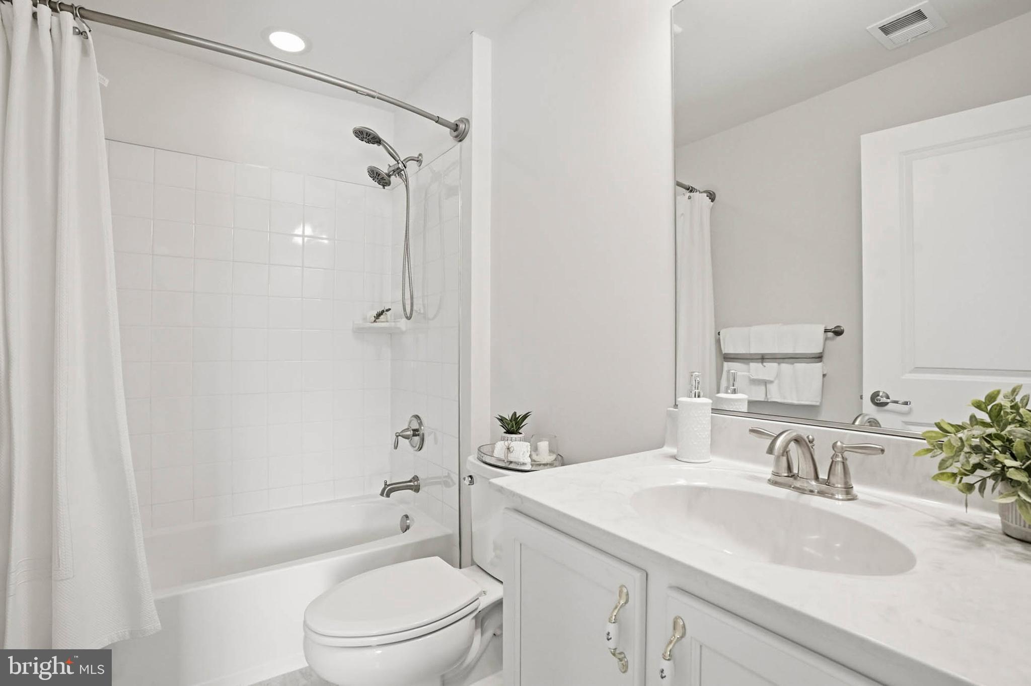 BAY BRIDGE COVE - Residential