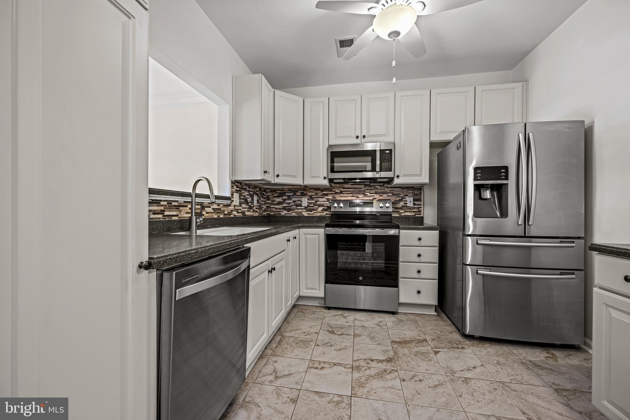 GATHERINGS AT LYNDWOOD - Residential