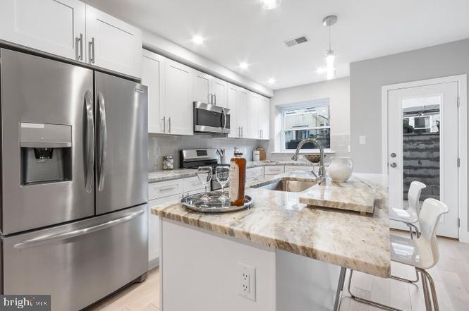 PASSYUNK SQUARE - Residential