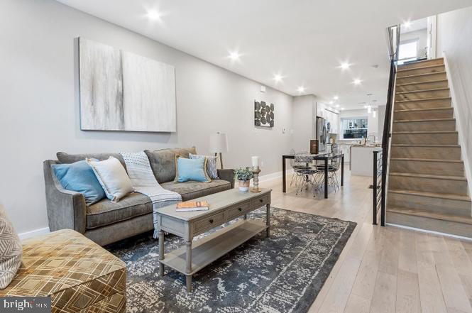 PASSYUNK SQUARE - Residential