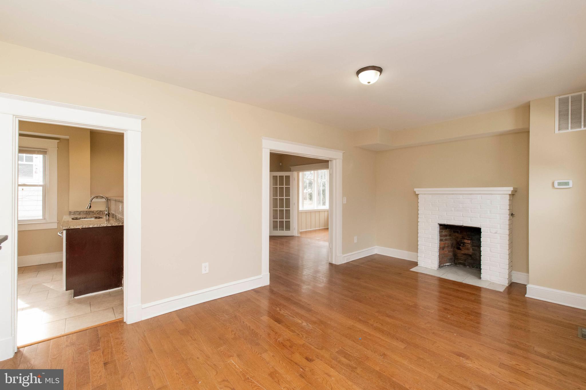 BELVEDERE SQUARE - Residential Lease