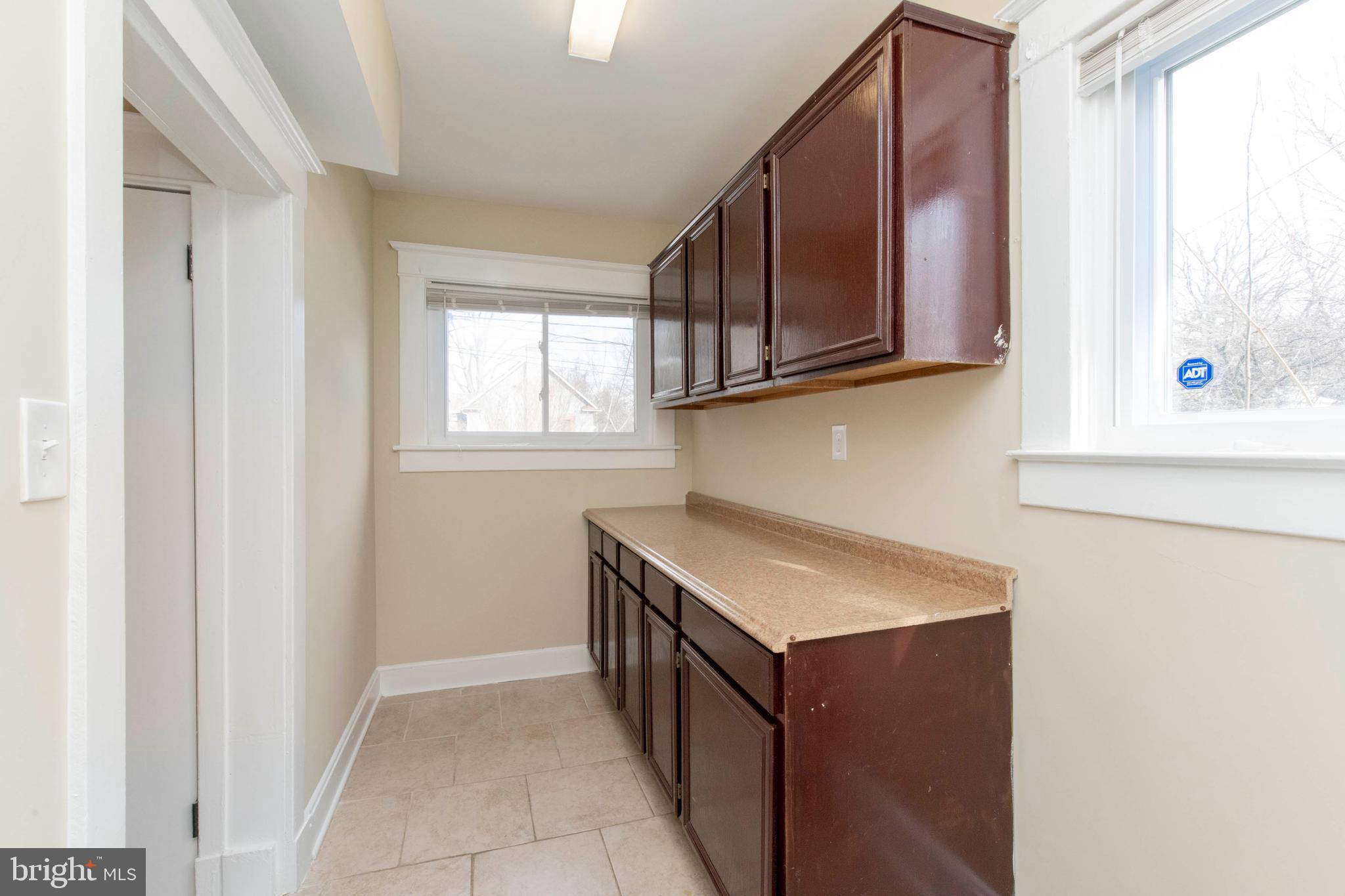 BELVEDERE SQUARE - Residential Lease