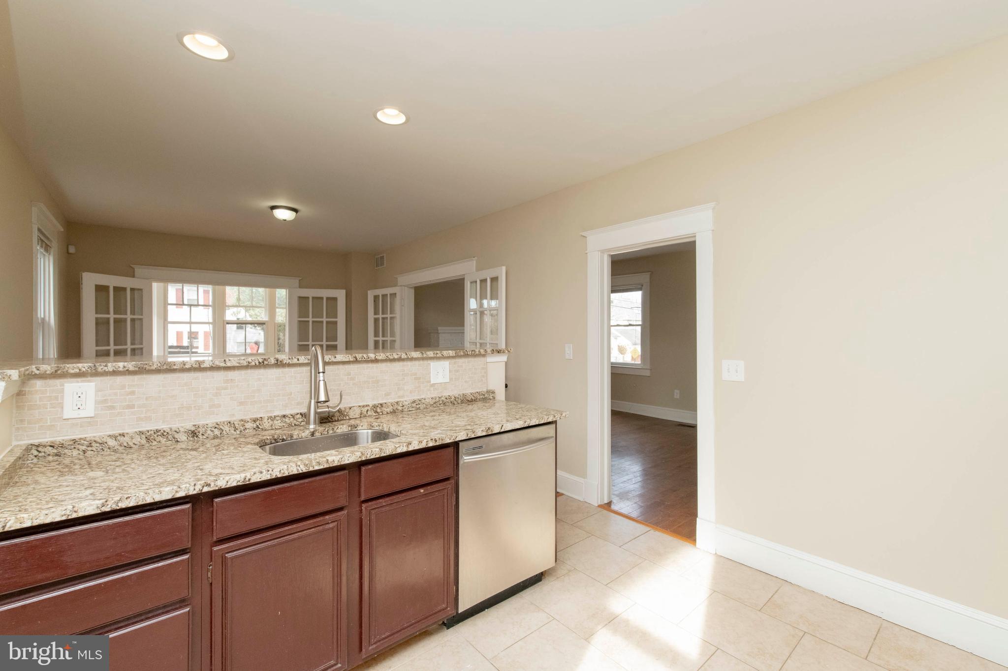 BELVEDERE SQUARE - Residential Lease