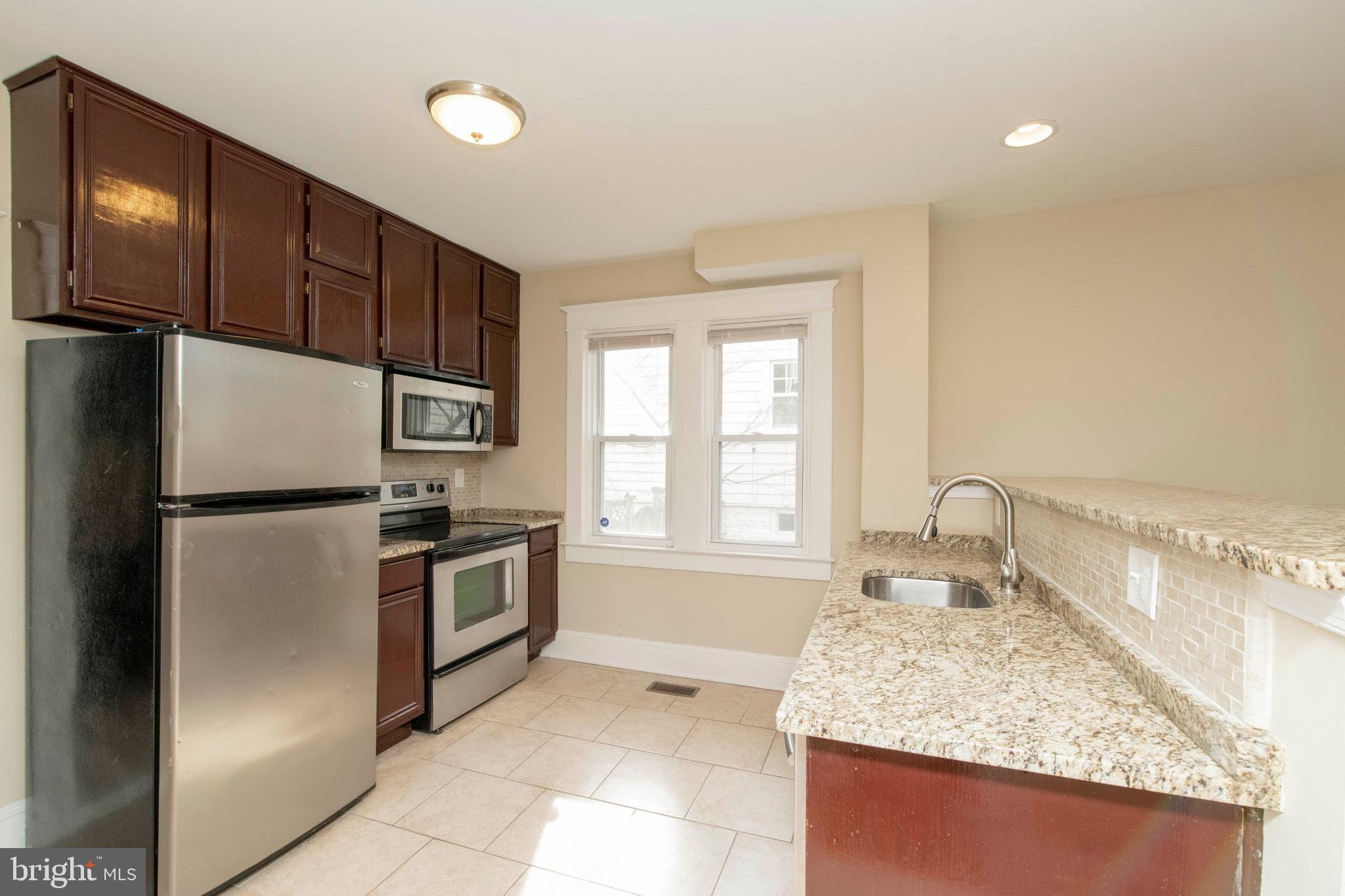 BELVEDERE SQUARE - Residential Lease