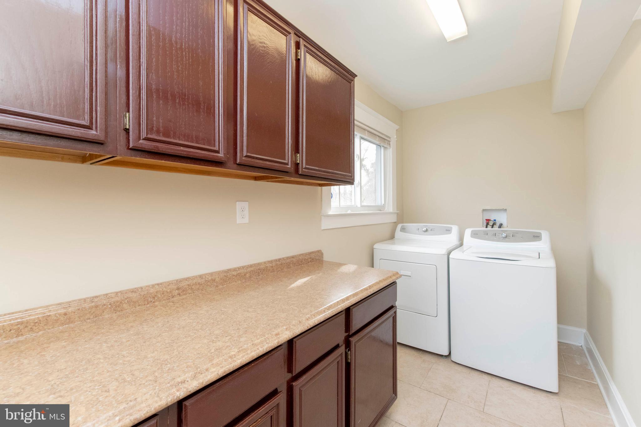 BELVEDERE SQUARE - Residential Lease