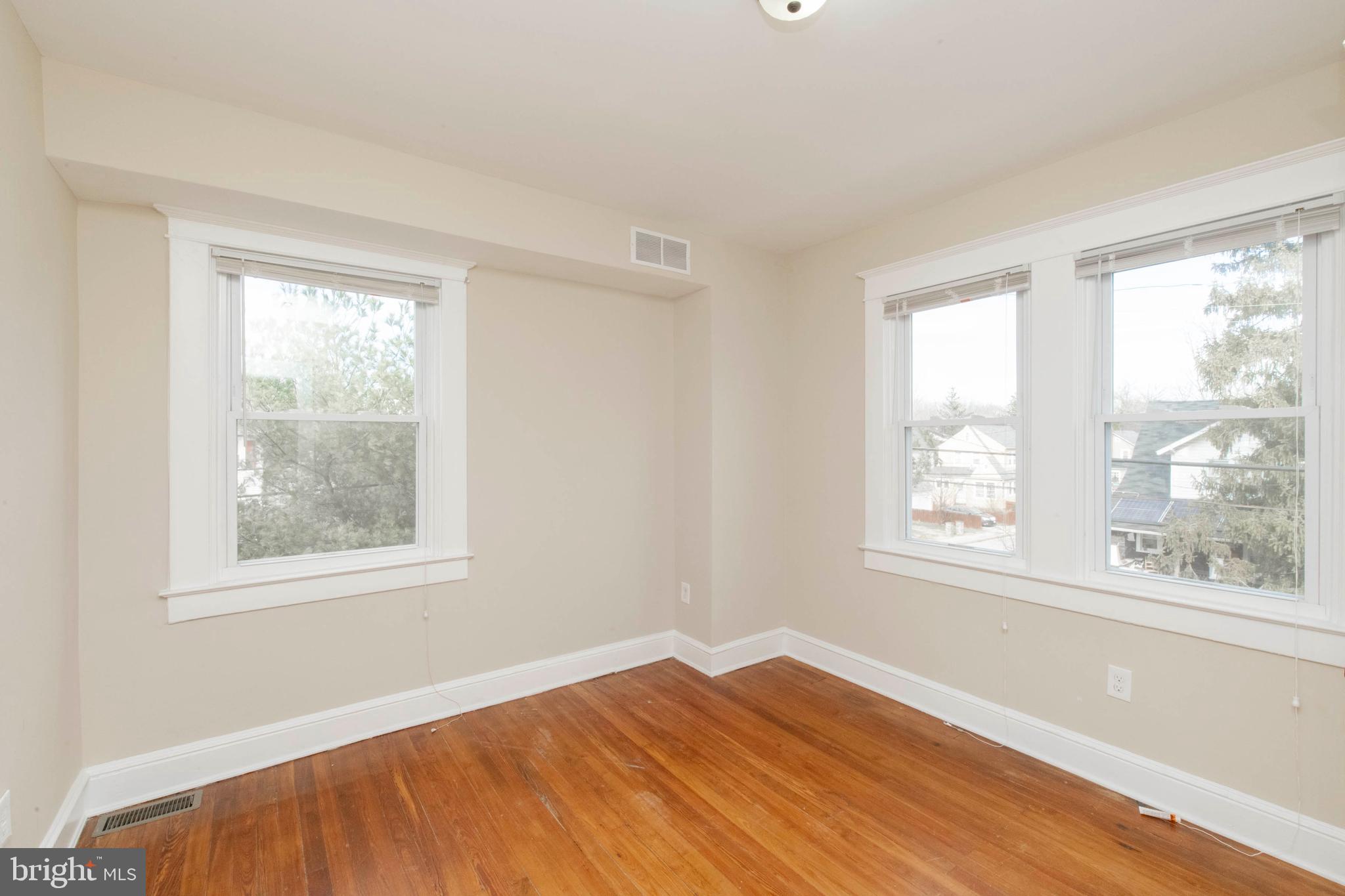 BELVEDERE SQUARE - Residential Lease