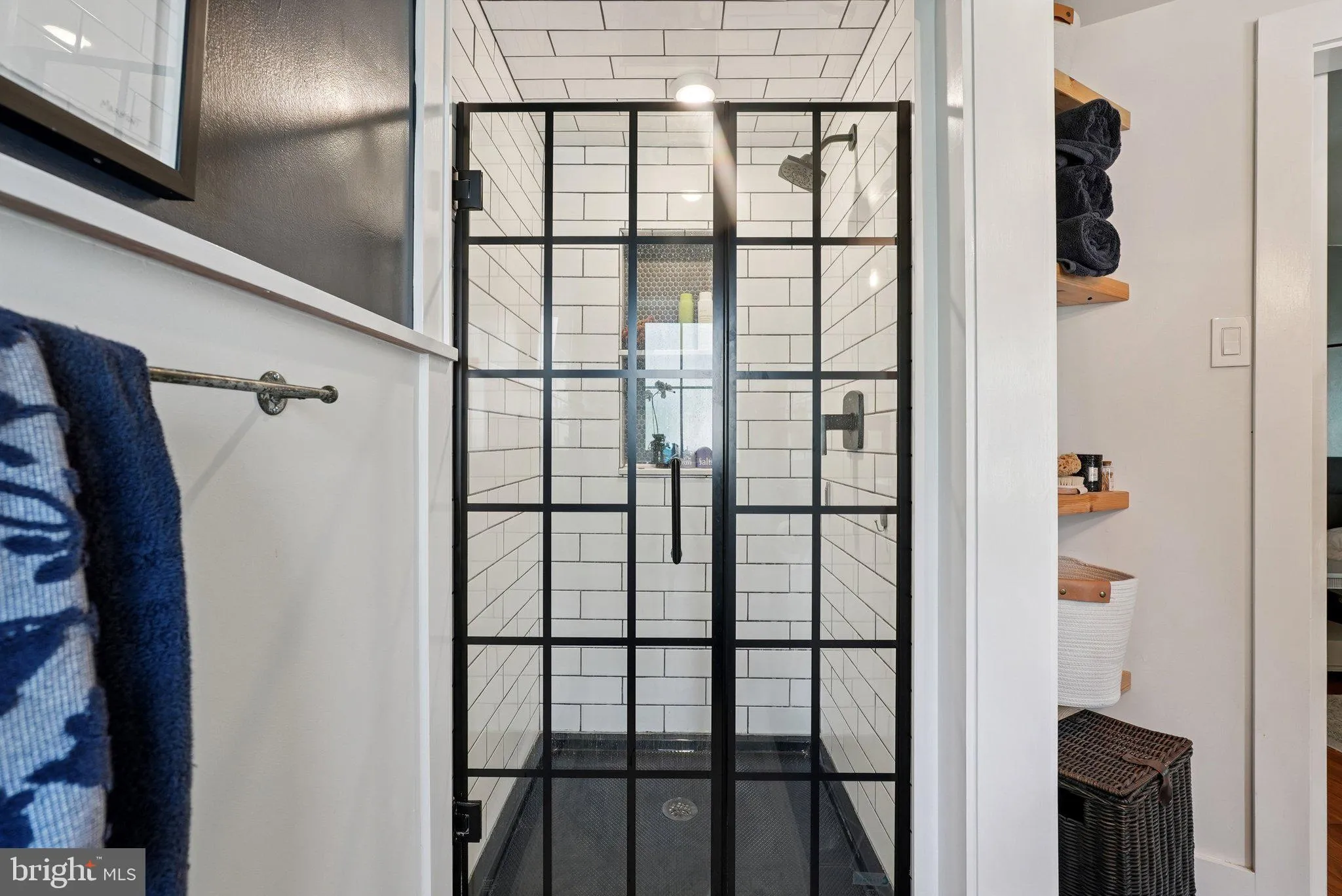 Abington, Pennsylvania 19001, United States, 4 Bedrooms Bedrooms, ,3 BathroomsBathrooms,Residential,Contingent,160705