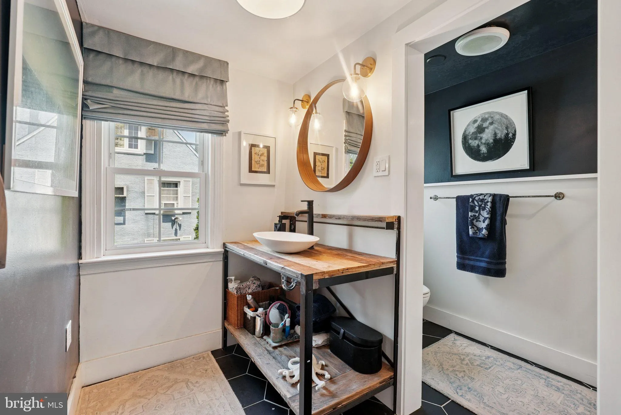 Abington, Pennsylvania 19001, United States, 4 Bedrooms Bedrooms, ,3 BathroomsBathrooms,Residential,Contingent,160705