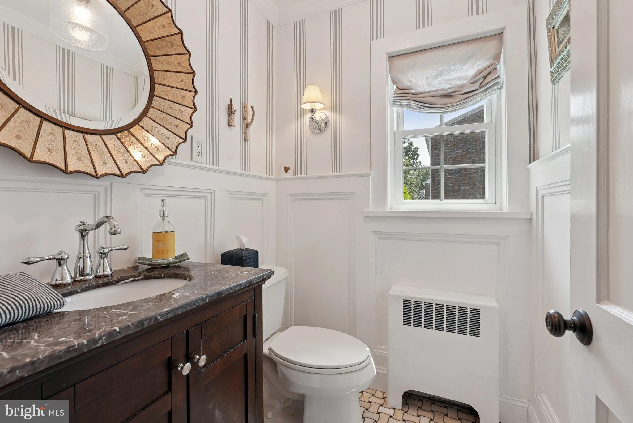 Abington, Pennsylvania 19001, United States, 4 Bedrooms Bedrooms, ,3 BathroomsBathrooms,Residential,Contingent,160705