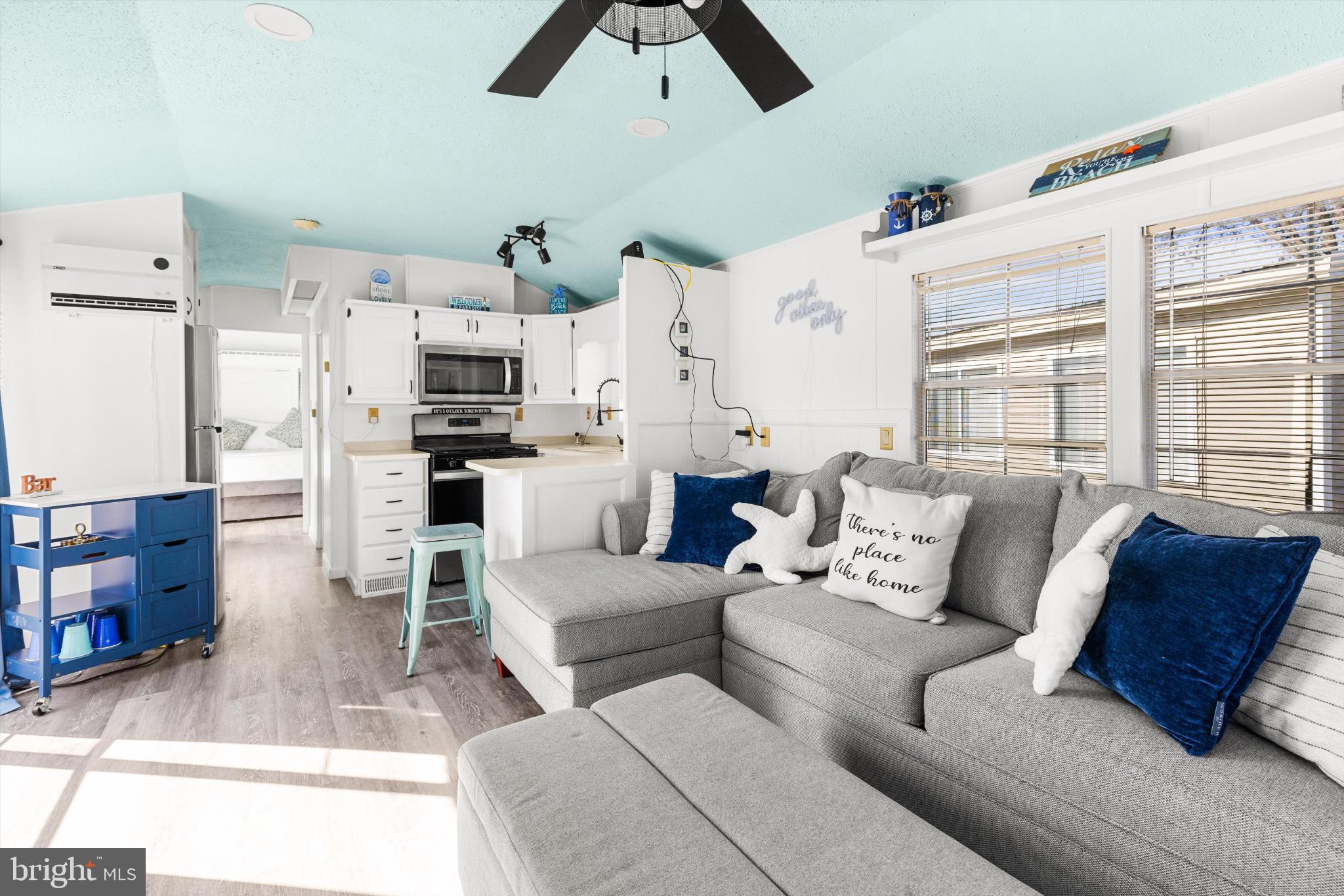 WHITE HORSE PARK III - Residential