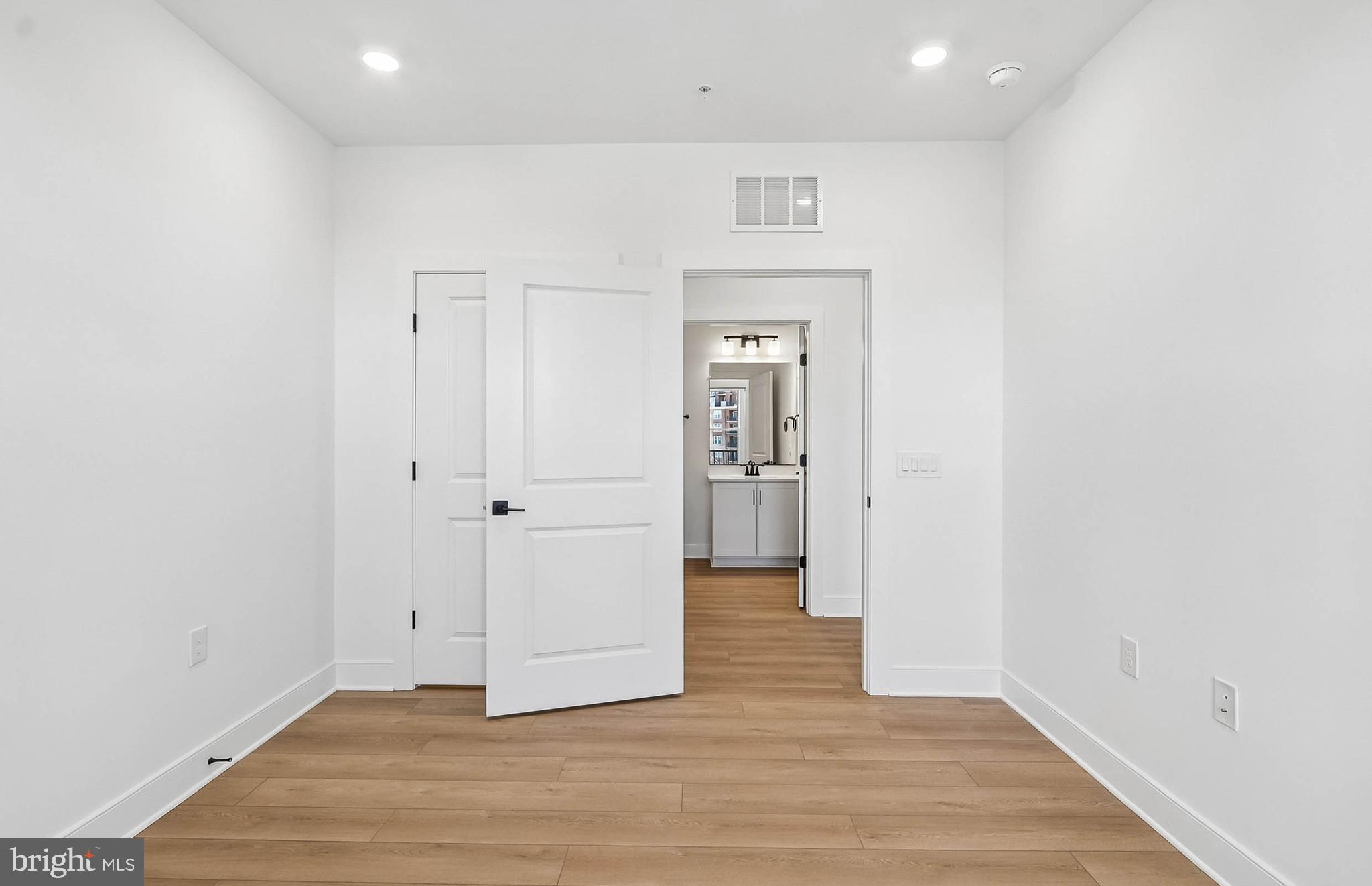 THE FLATS AT NORTHSIDE - Residential