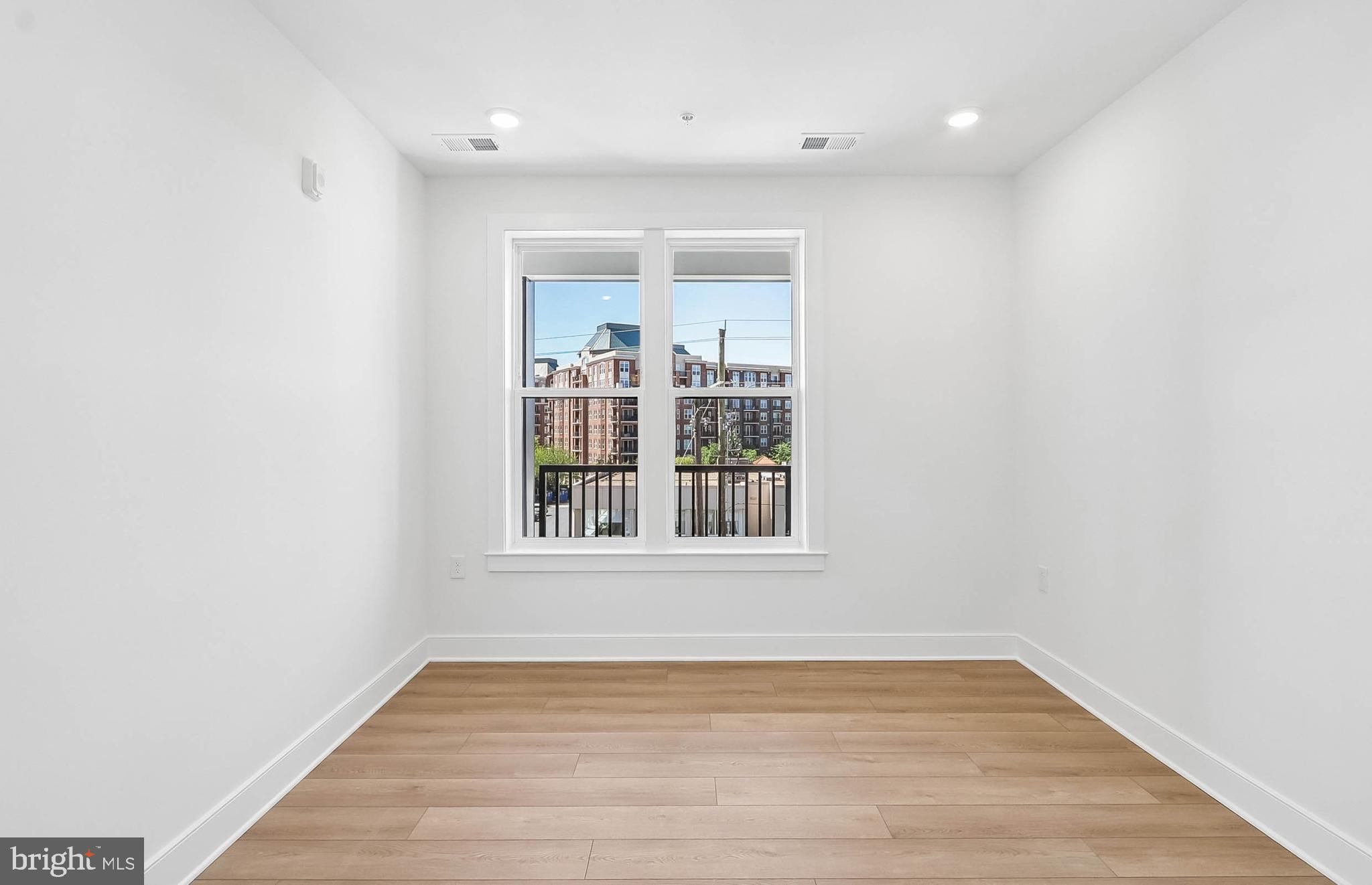 THE FLATS AT NORTHSIDE - Residential