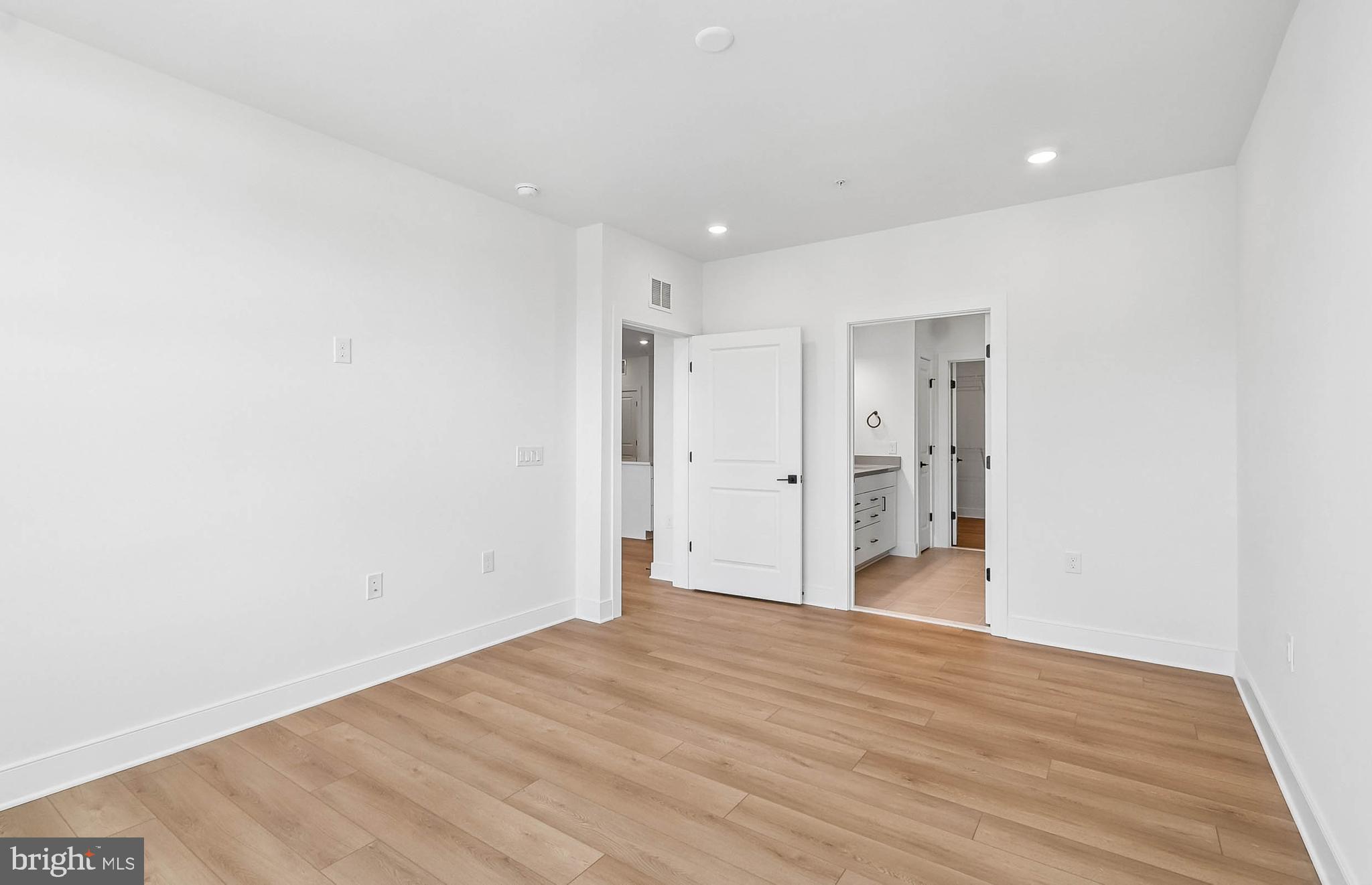 THE FLATS AT NORTHSIDE - Residential