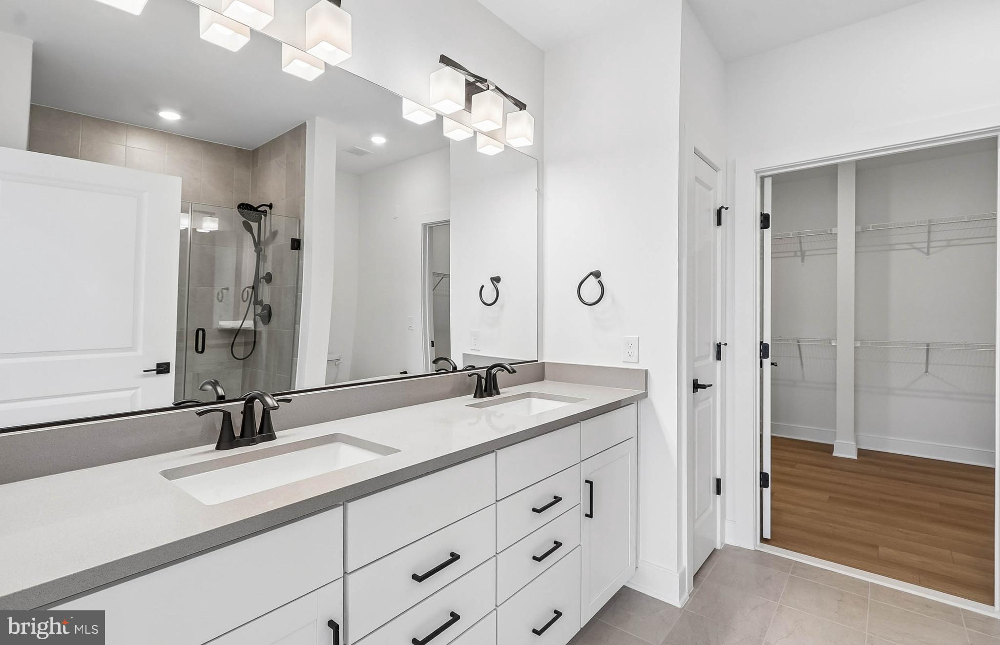 THE FLATS AT NORTHSIDE - Residential