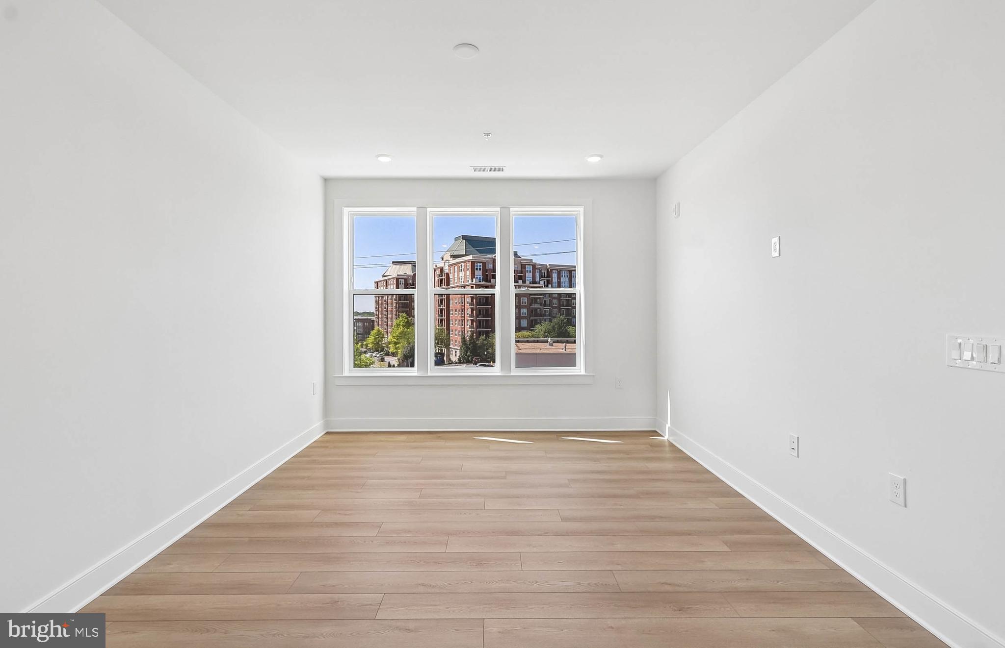 THE FLATS AT NORTHSIDE - Residential