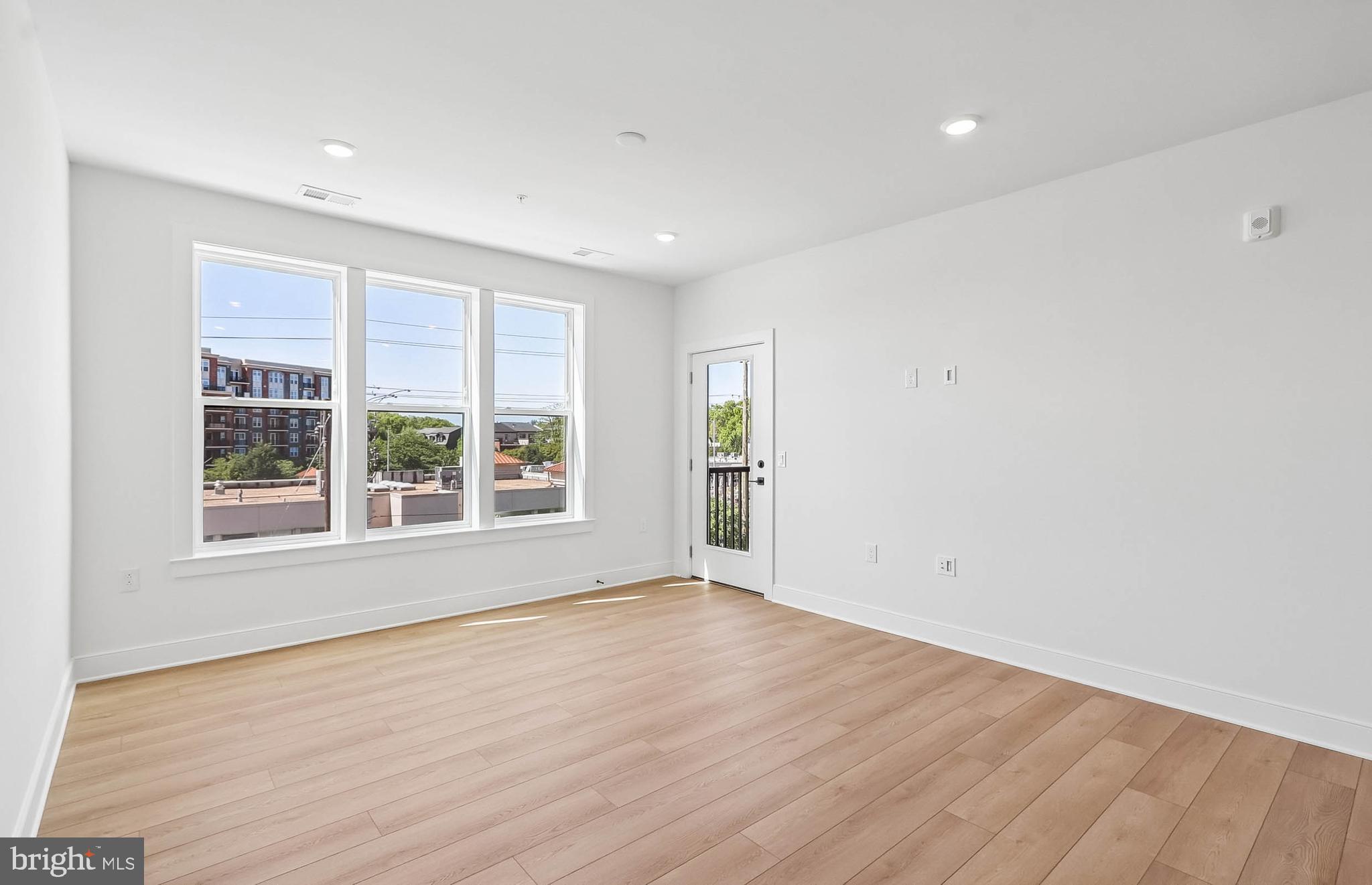 THE FLATS AT NORTHSIDE - Residential