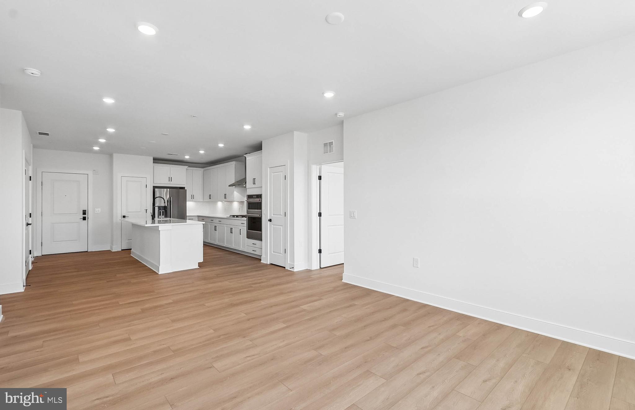 THE FLATS AT NORTHSIDE - Residential