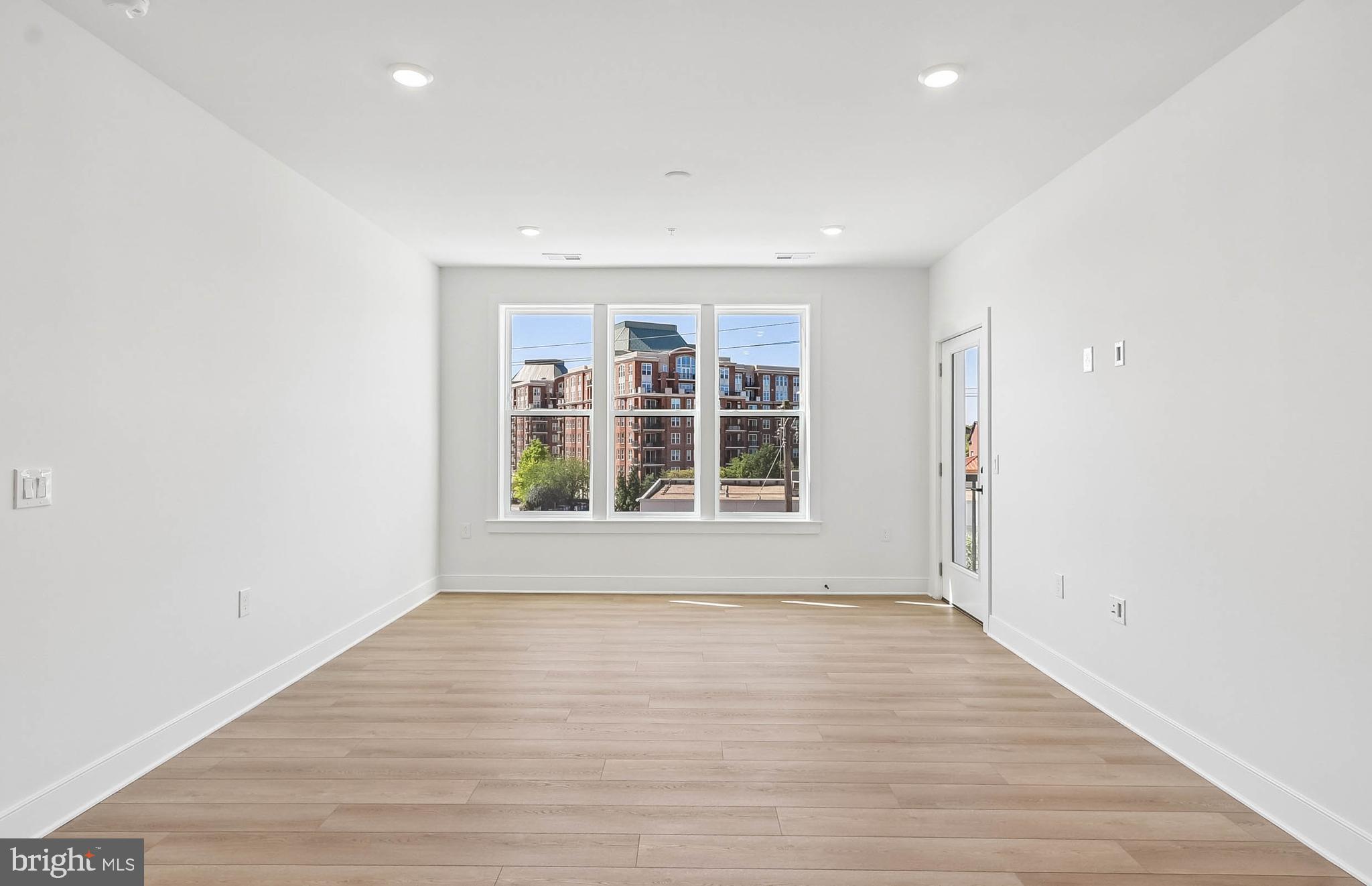 THE FLATS AT NORTHSIDE - Residential