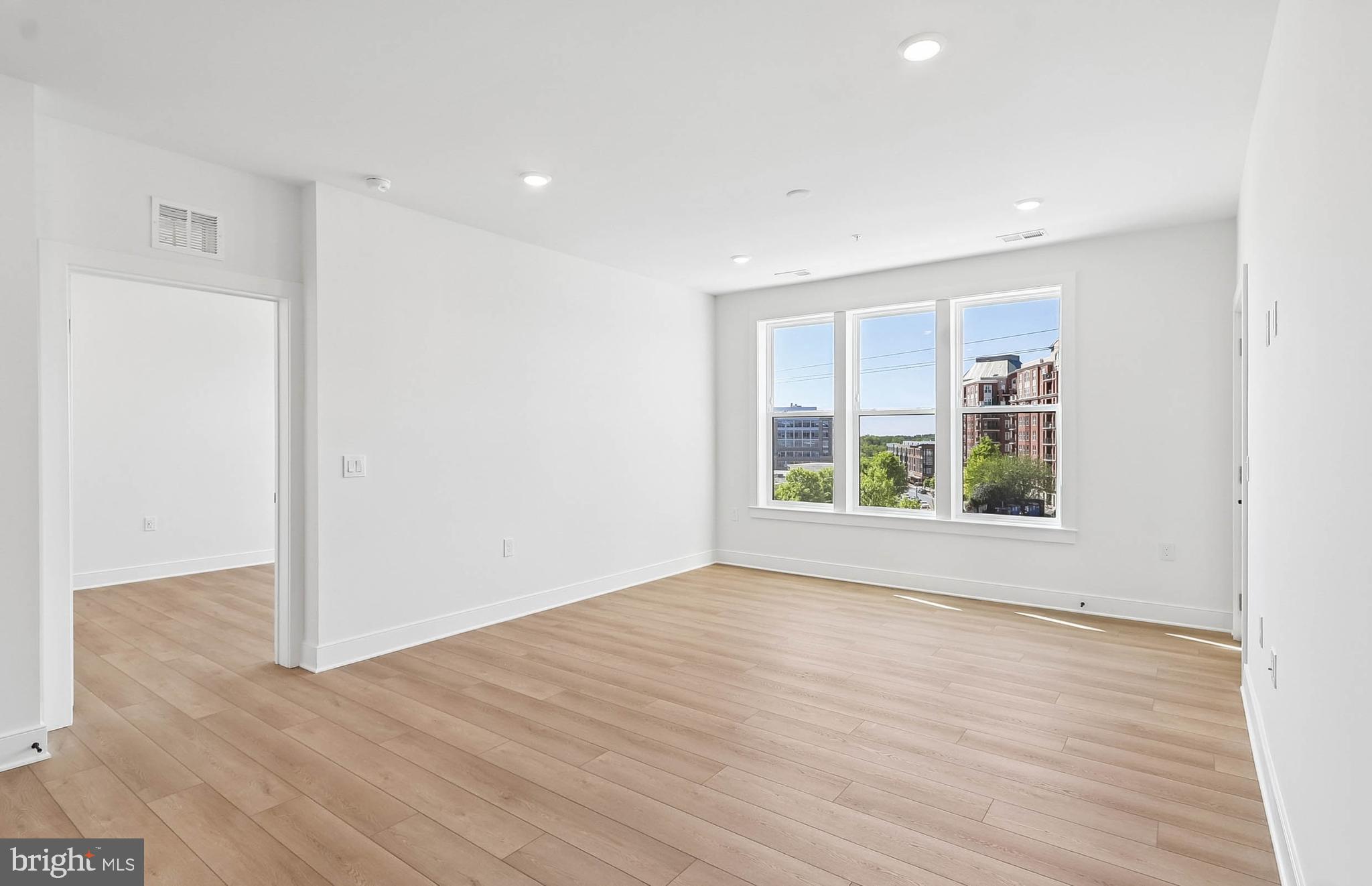 THE FLATS AT NORTHSIDE - Residential