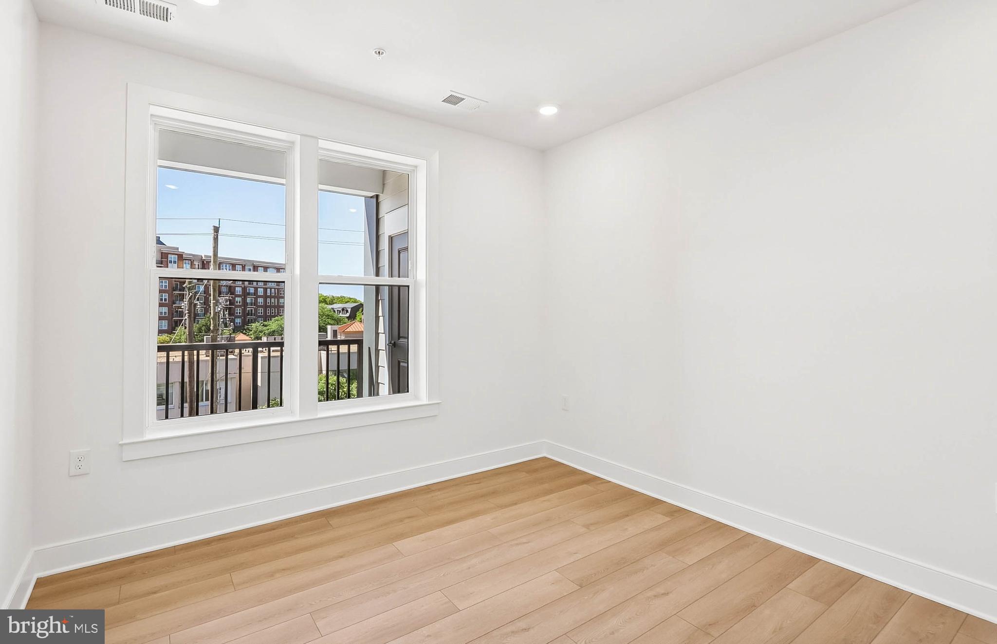 THE FLATS AT NORTHSIDE - Residential