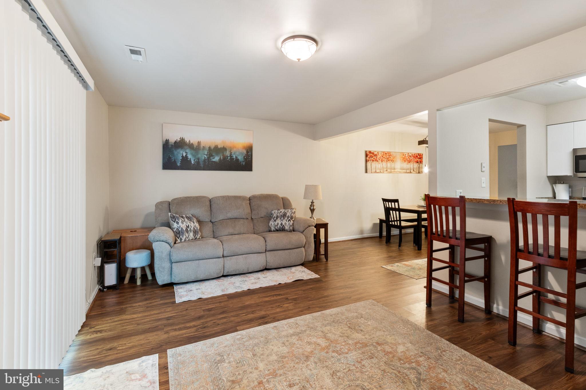 COLONIAL TERRACE - Residential
