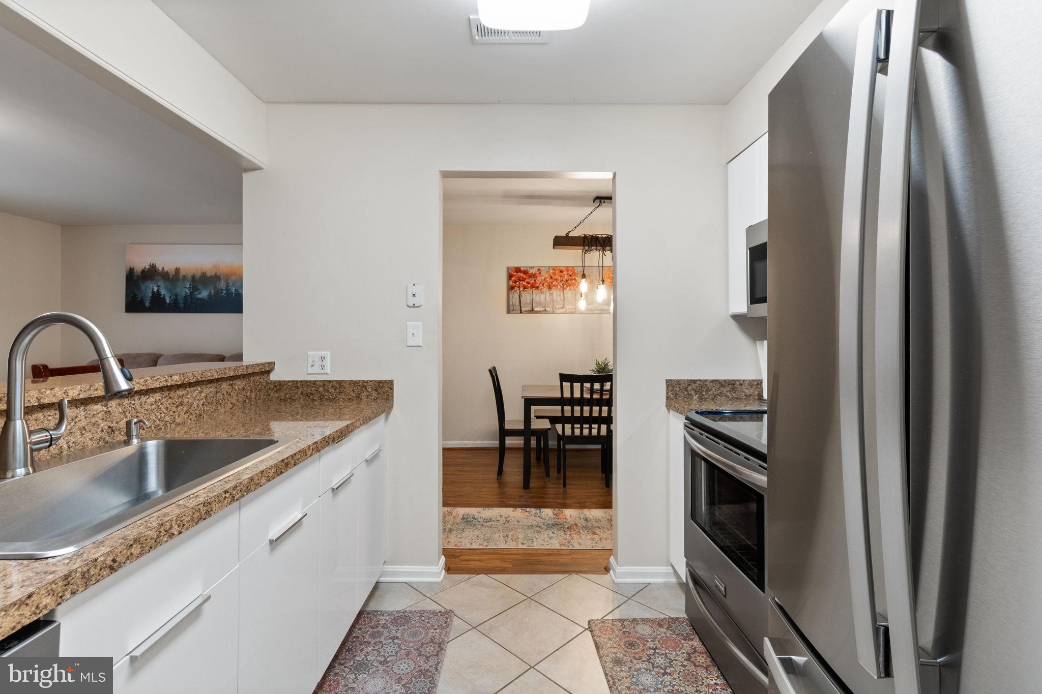 COLONIAL TERRACE - Residential