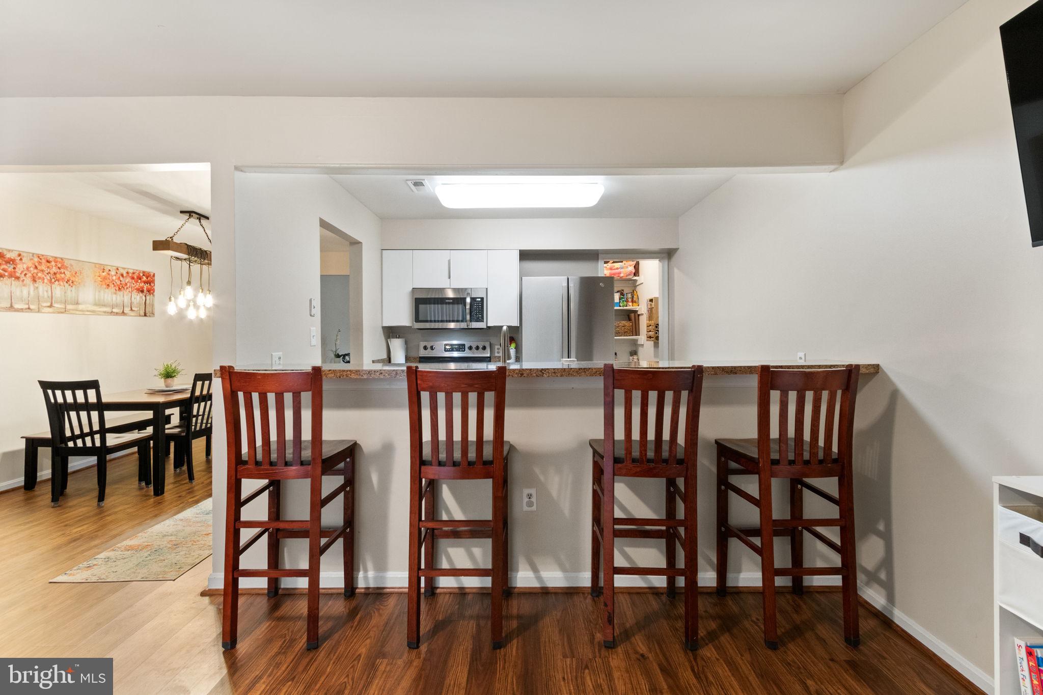 COLONIAL TERRACE - Residential