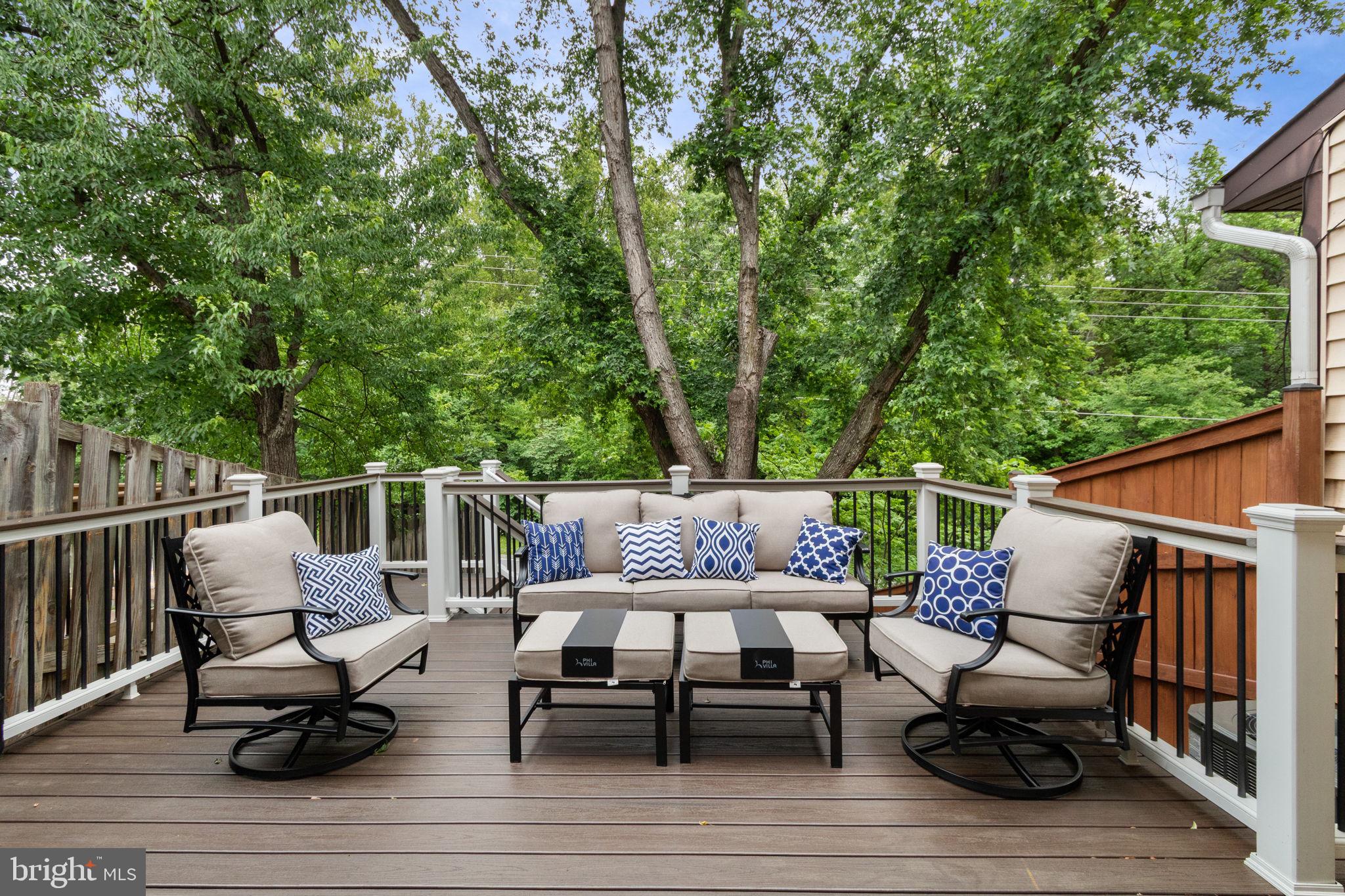 COLONIAL TERRACE - Residential