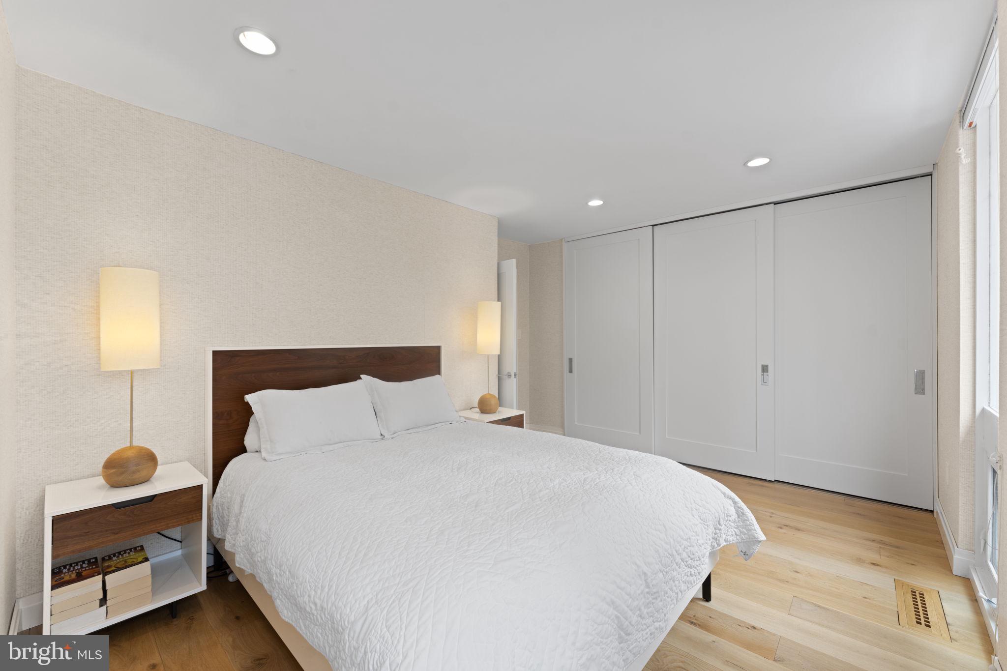 RESTON - Residential