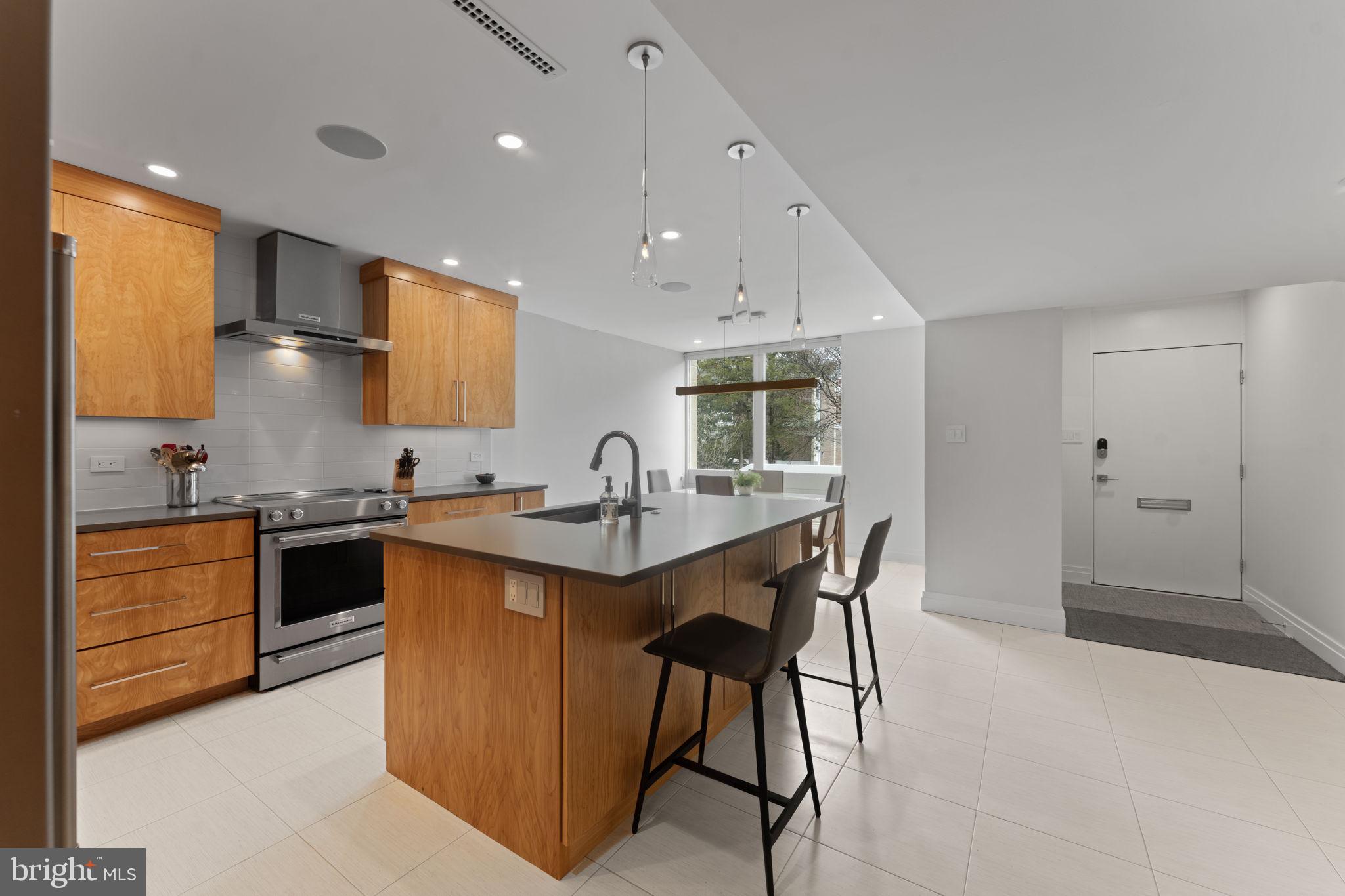 RESTON - Residential