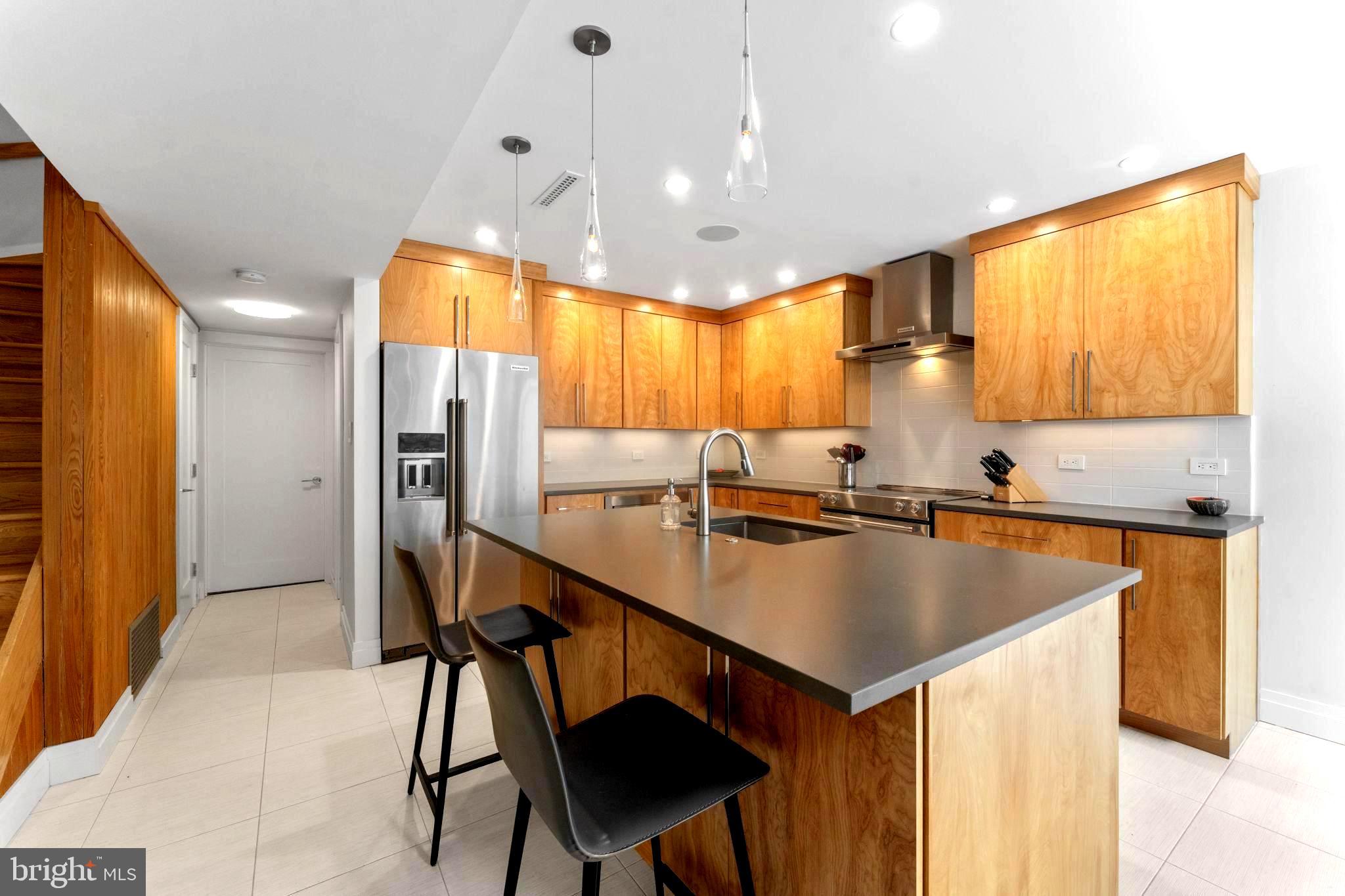 RESTON - Residential